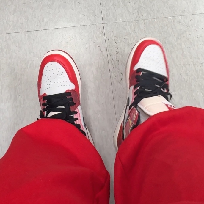 Jordan 1 Retro High Spider-Man Next Chapter 착용 스타일 - 3