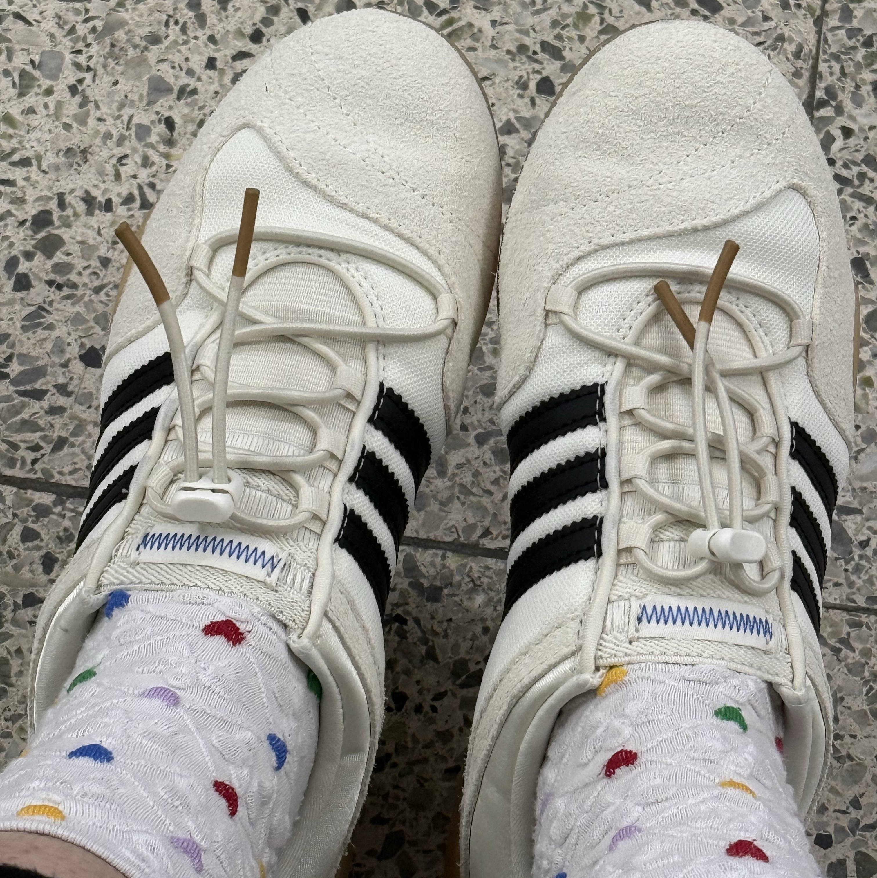 Adidas x Bad Bunny Ballerina Off White Core Black 착용 스타일 - 1