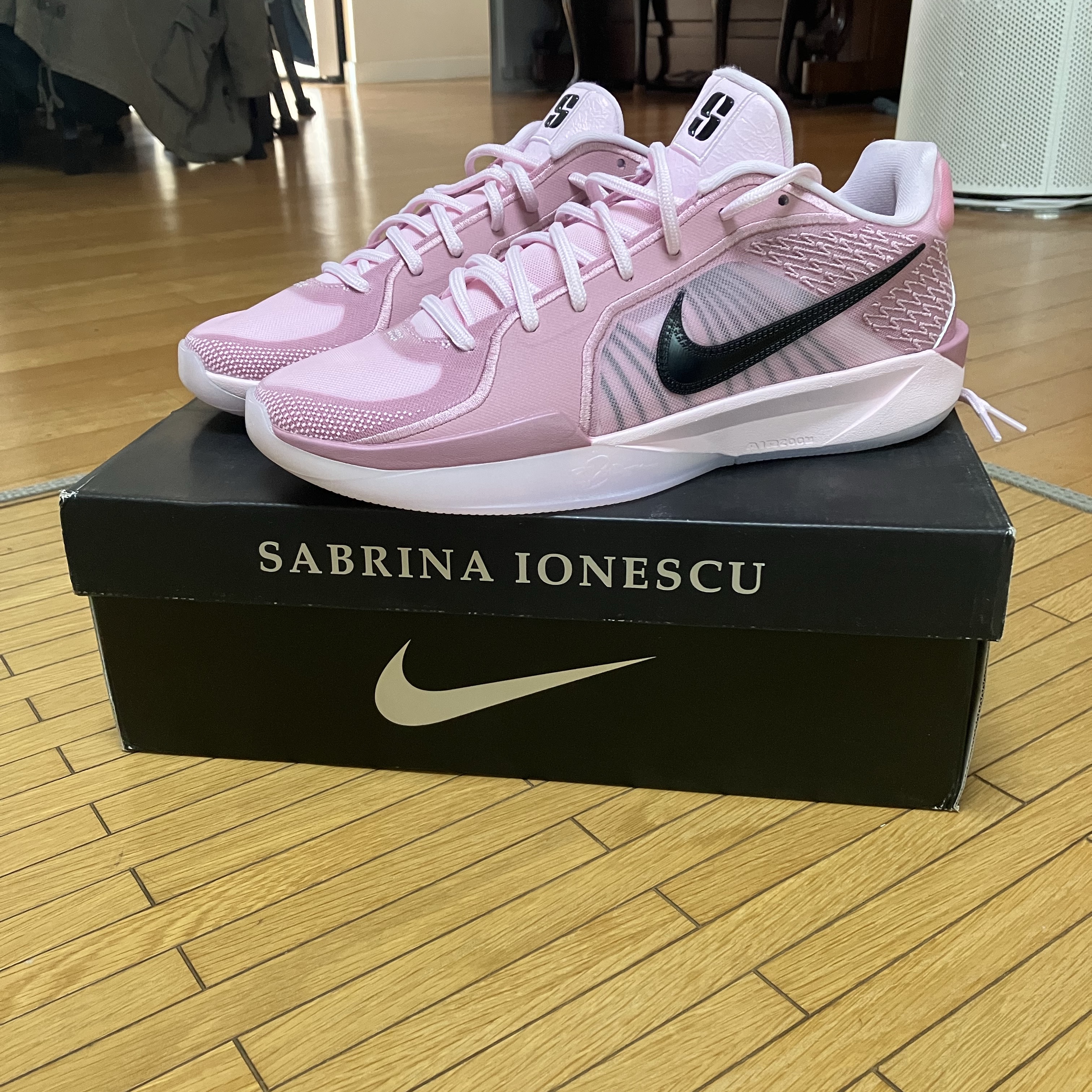 Nike Sabrina 2 EP Pink Foam Black 착용 스타일