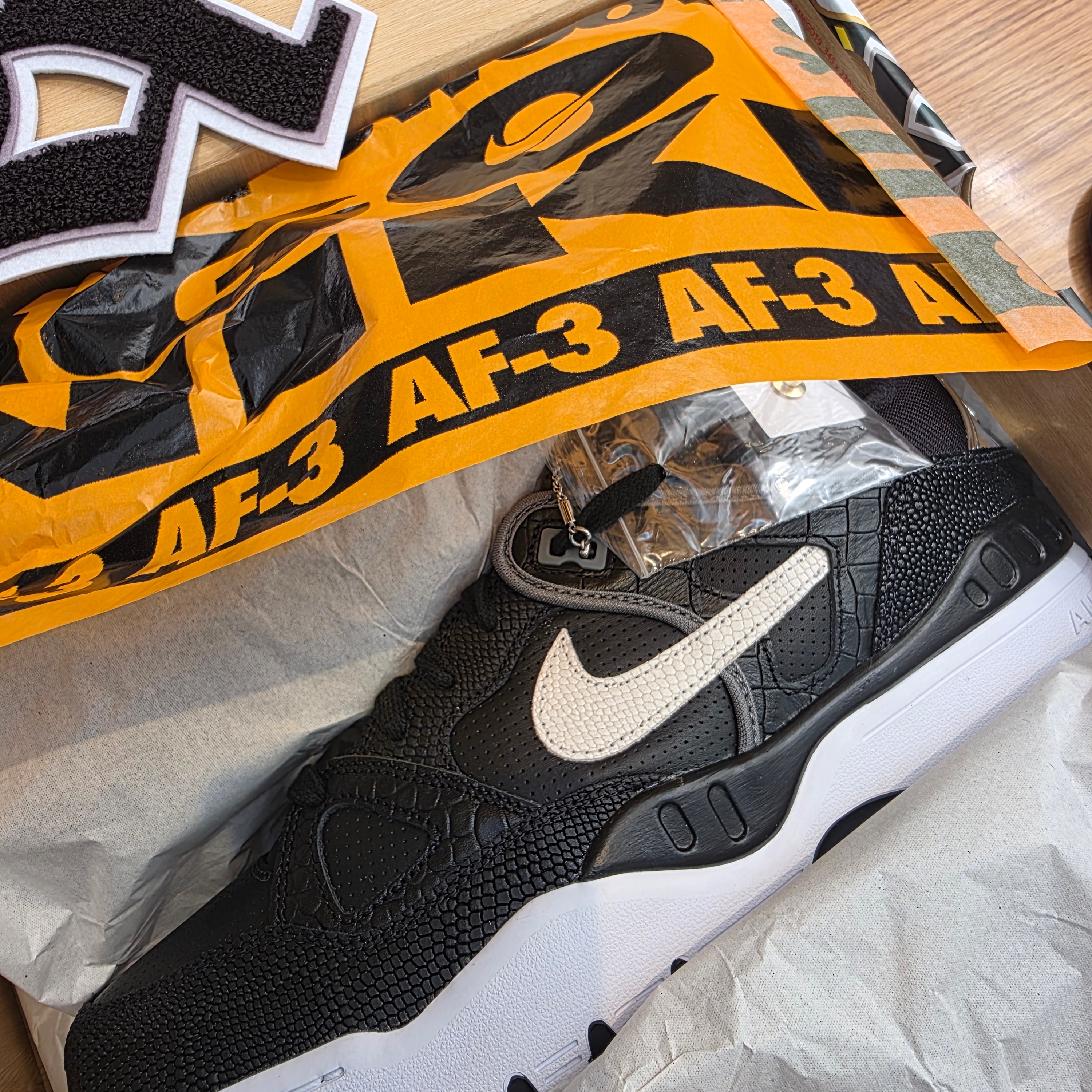Nike x Nigo Air Force 3 Low SP Black and White 착용 스타일 - 1
