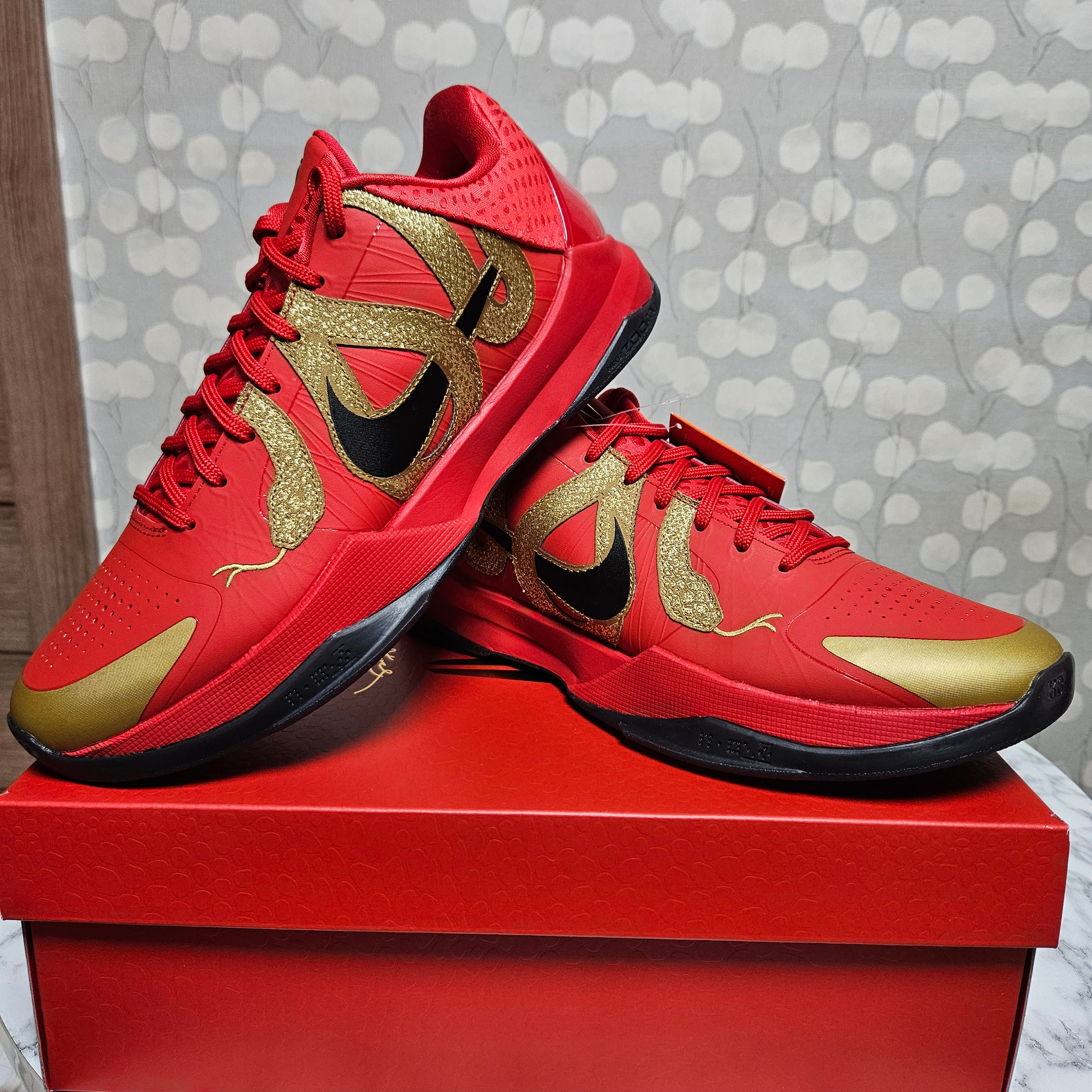 Nike Kobe 5 Protro Year of the Mamba University Red 착용 스타일 - 1