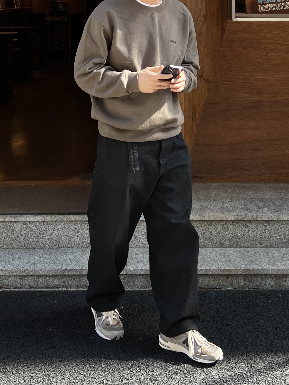 New Balance x JJJJound 991 Made in UK Grey, Comoli Belted Denim Pants Black - 23SS 착용 스타일 - 1