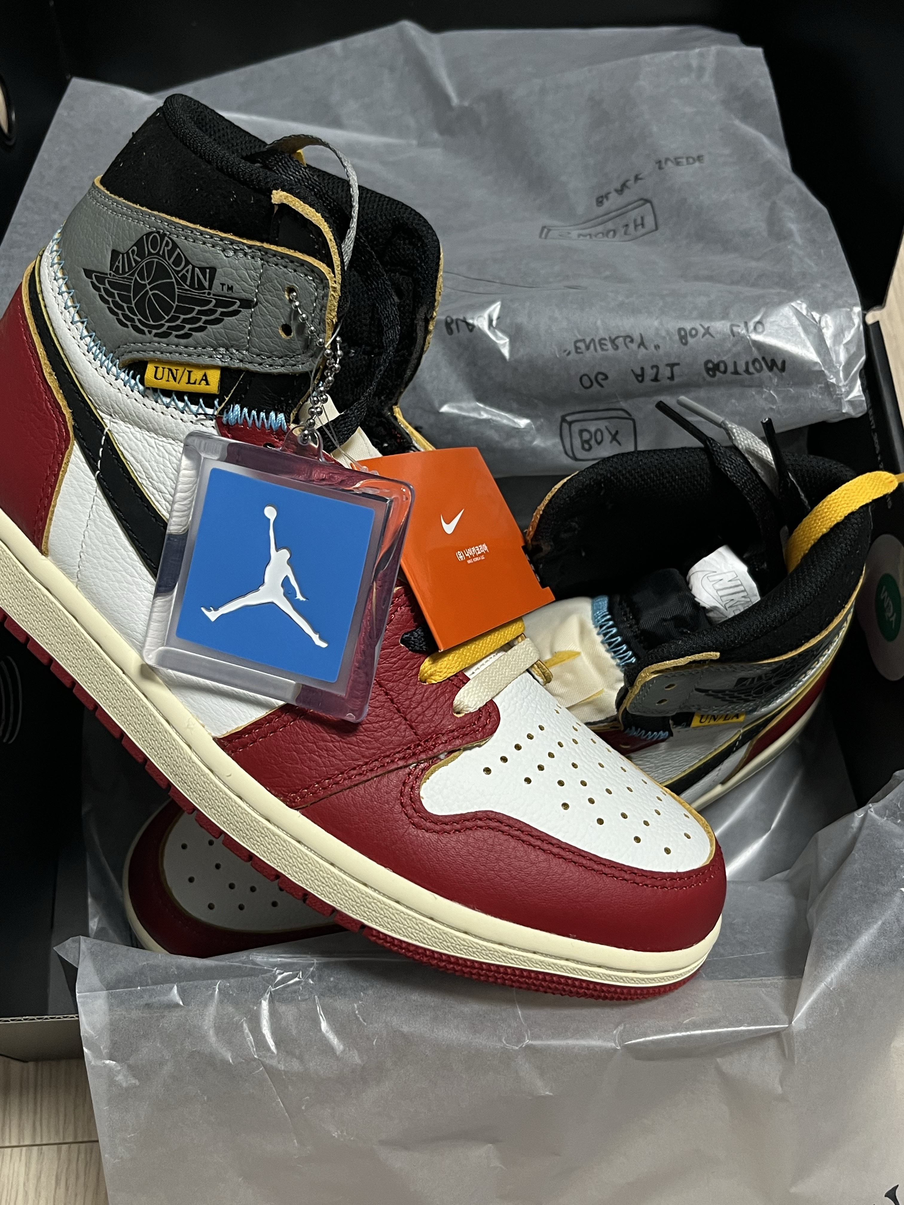 Jordan 1 x Union Retro High OG Chicago Shadow 착용 스타일 - 1