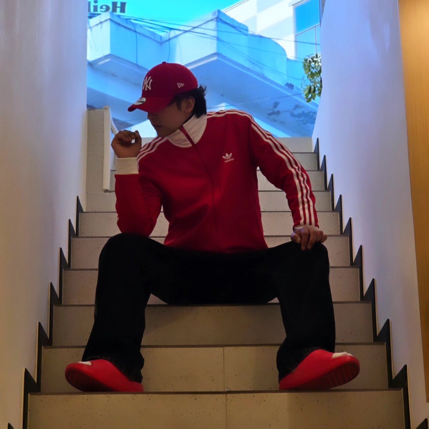 Adidas Adicolor Classic Beckenbauer Track Top Better Scarlet White - US Sizing, Adidas Adicolor Classic Beckenbauer Track Top Better Scarlet White - KR Sizing 착용 스타일 - 5