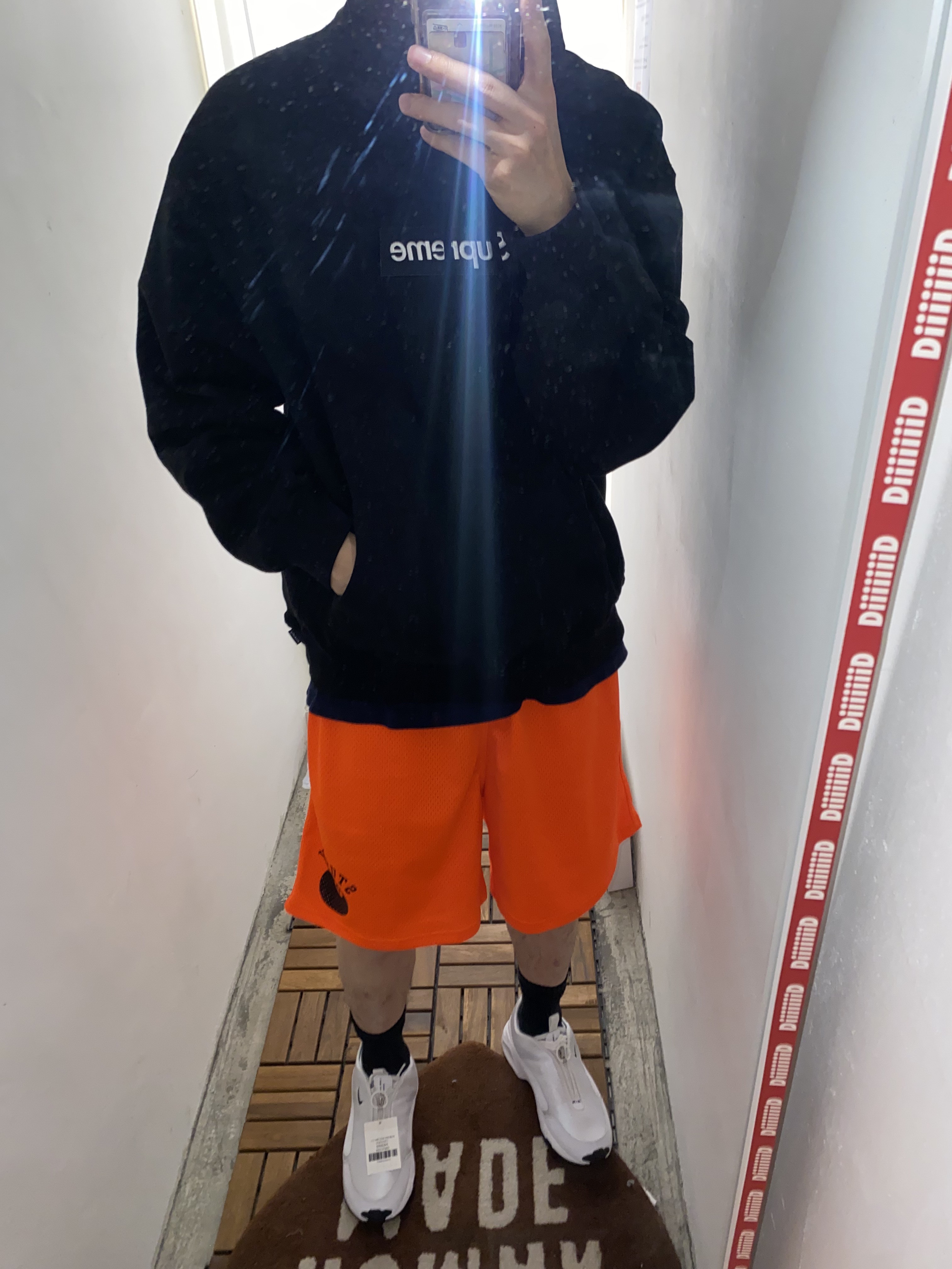 Stussy 8 Ball Mesh Shorts Orange, Supreme Box Logo Hooded Sweatshirt Black - 24FW 착용 스타일 - 2