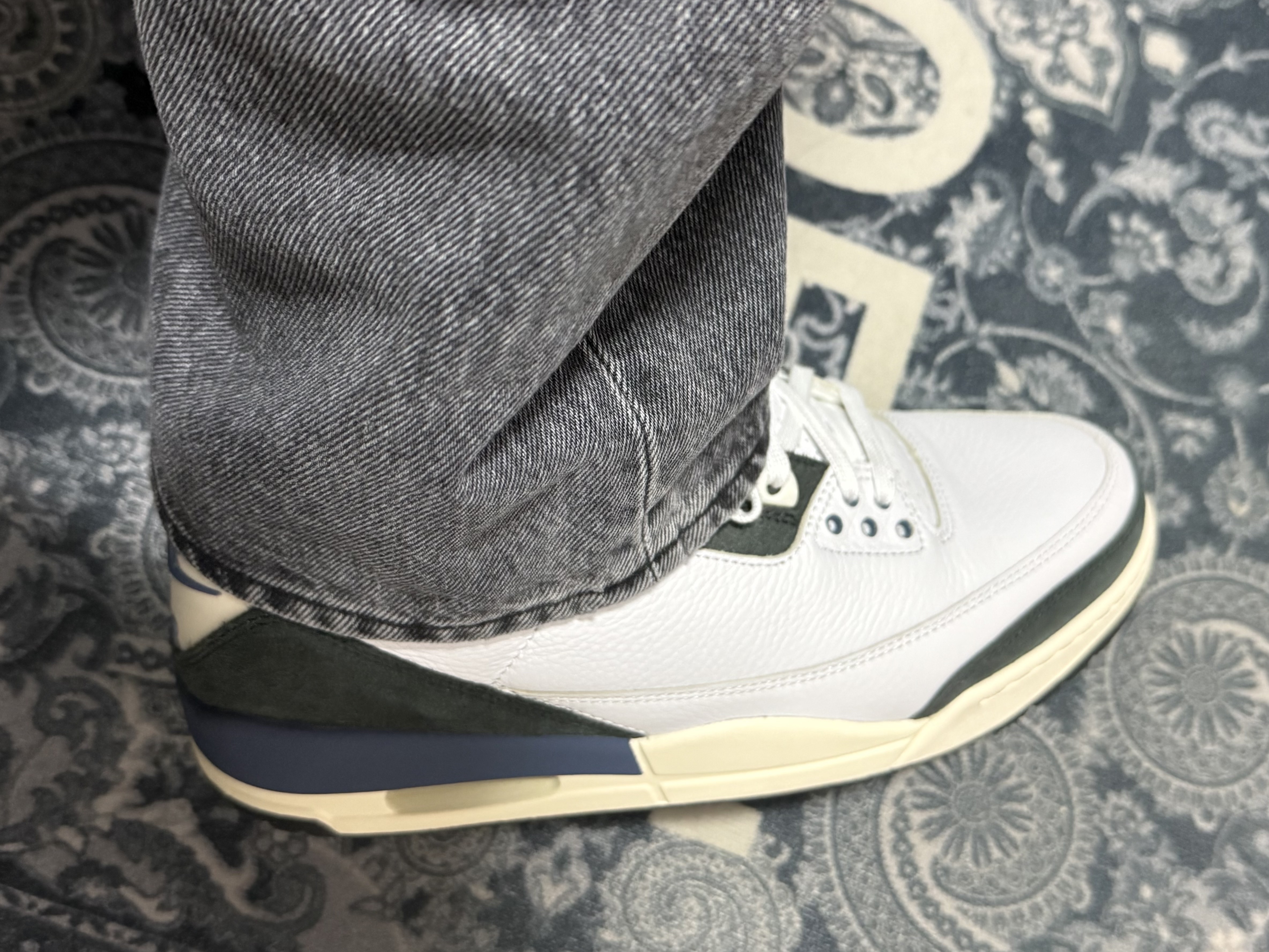 Jordan 3 x A Ma Maniere Retro OG SP For The Love 착용 스타일 - 3