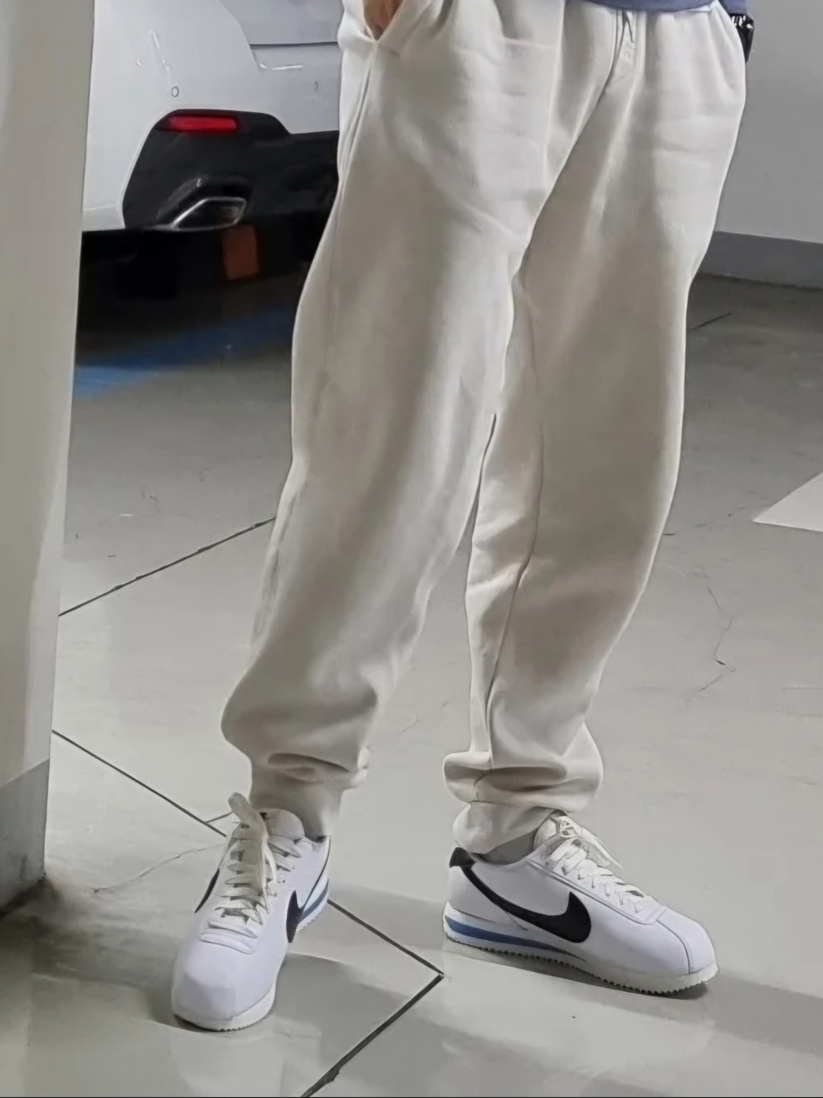 (W) Nike Cortez White and Black 착용 스타일