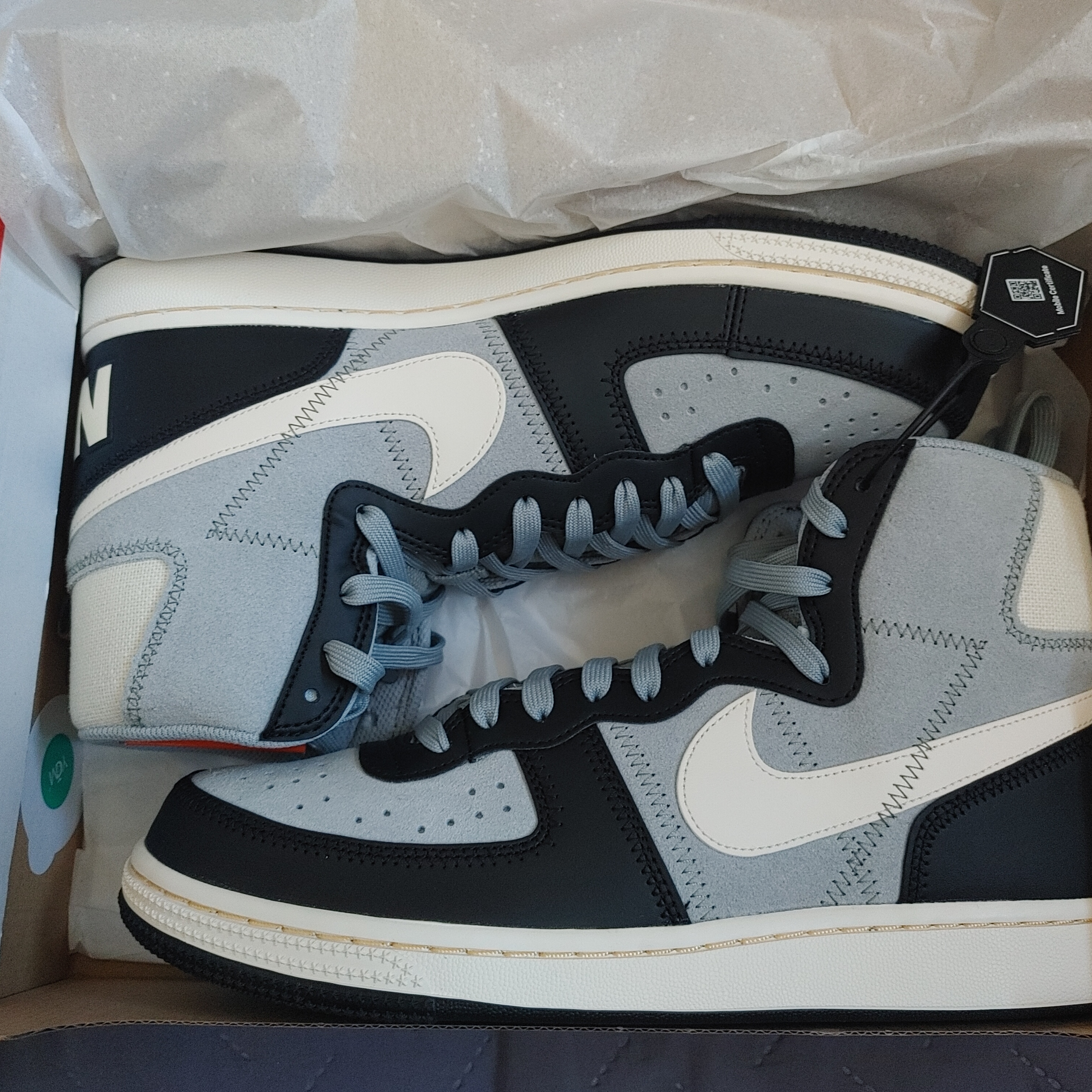 Nike Terminator High Black and Light Pumice 착용 스타일 - 1