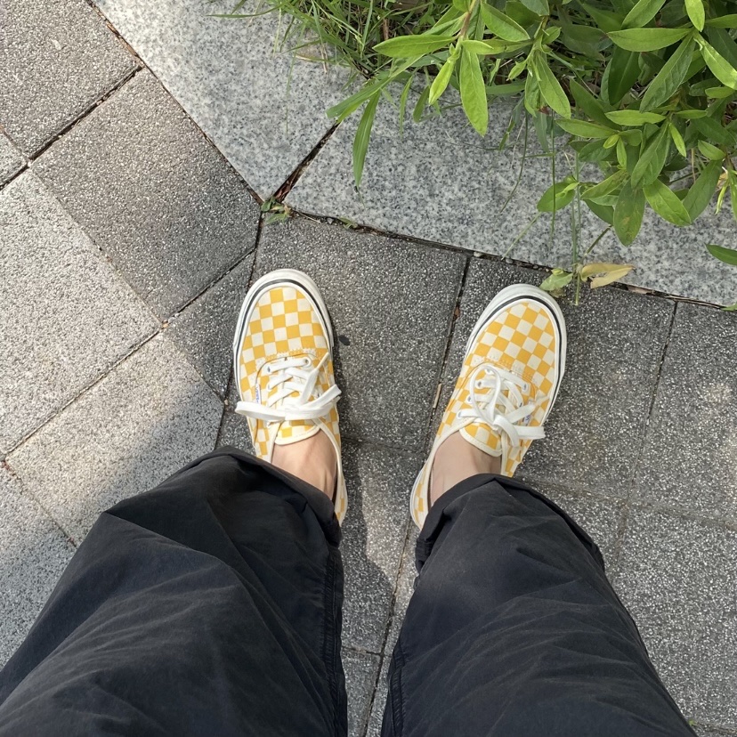 Vans Authentic 44 DX Anaheim Factory Yellow Checker 착용 스타일