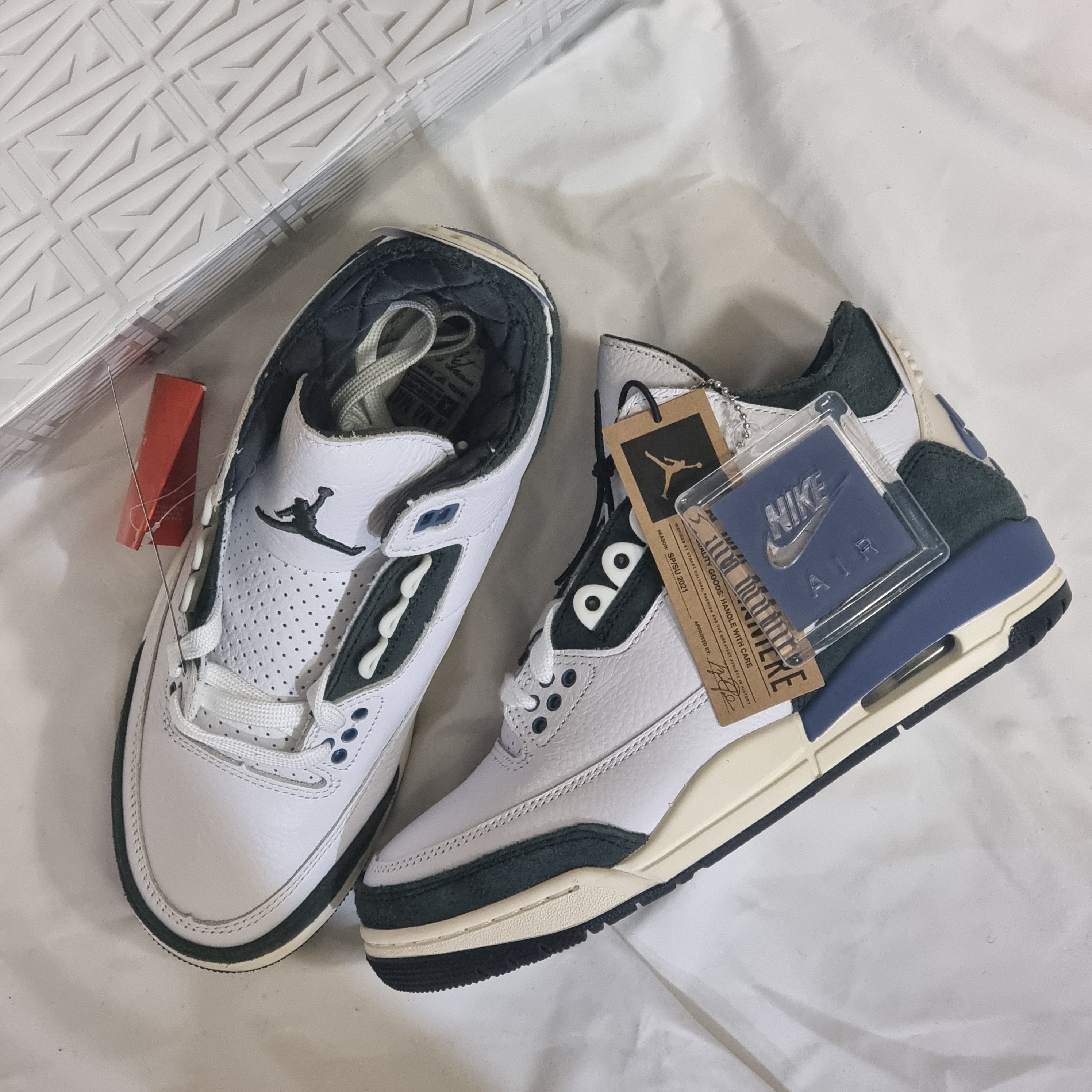 Jordan 3 x A Ma Maniere Retro OG SP For The Love 착용 스타일