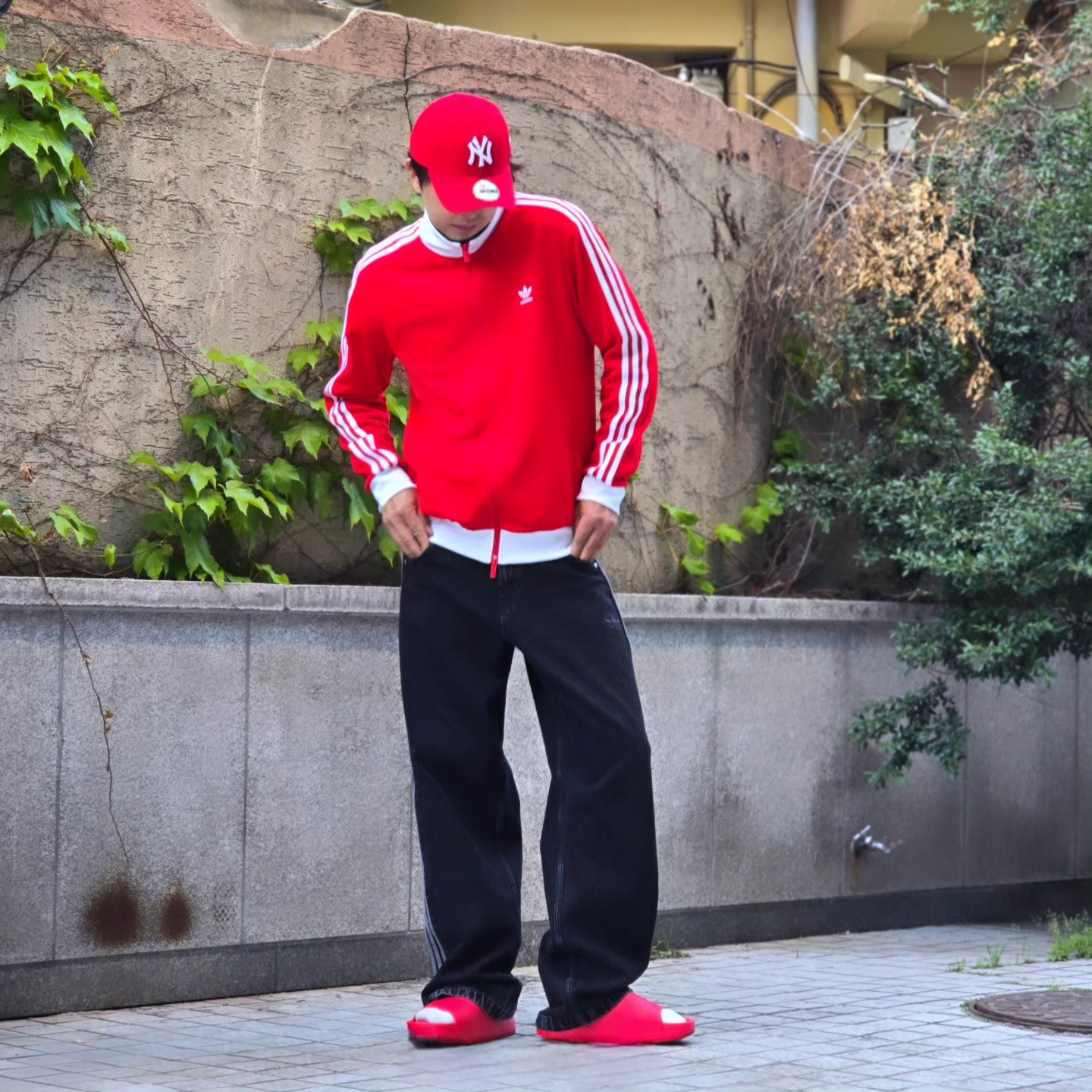 Adidas Adicolor Classic Beckenbauer Track Top Better Scarlet White - US Sizing, Adidas Adicolor Classic Beckenbauer Track Top Better Scarlet White - KR Sizing 착용 스타일 - 2