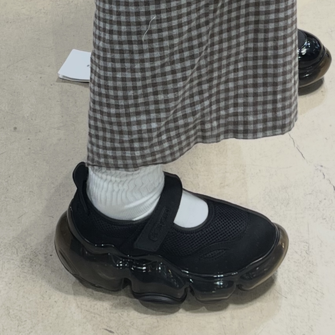 Grounds Moopie Mary Jane Black Black 착용 스타일 - 1