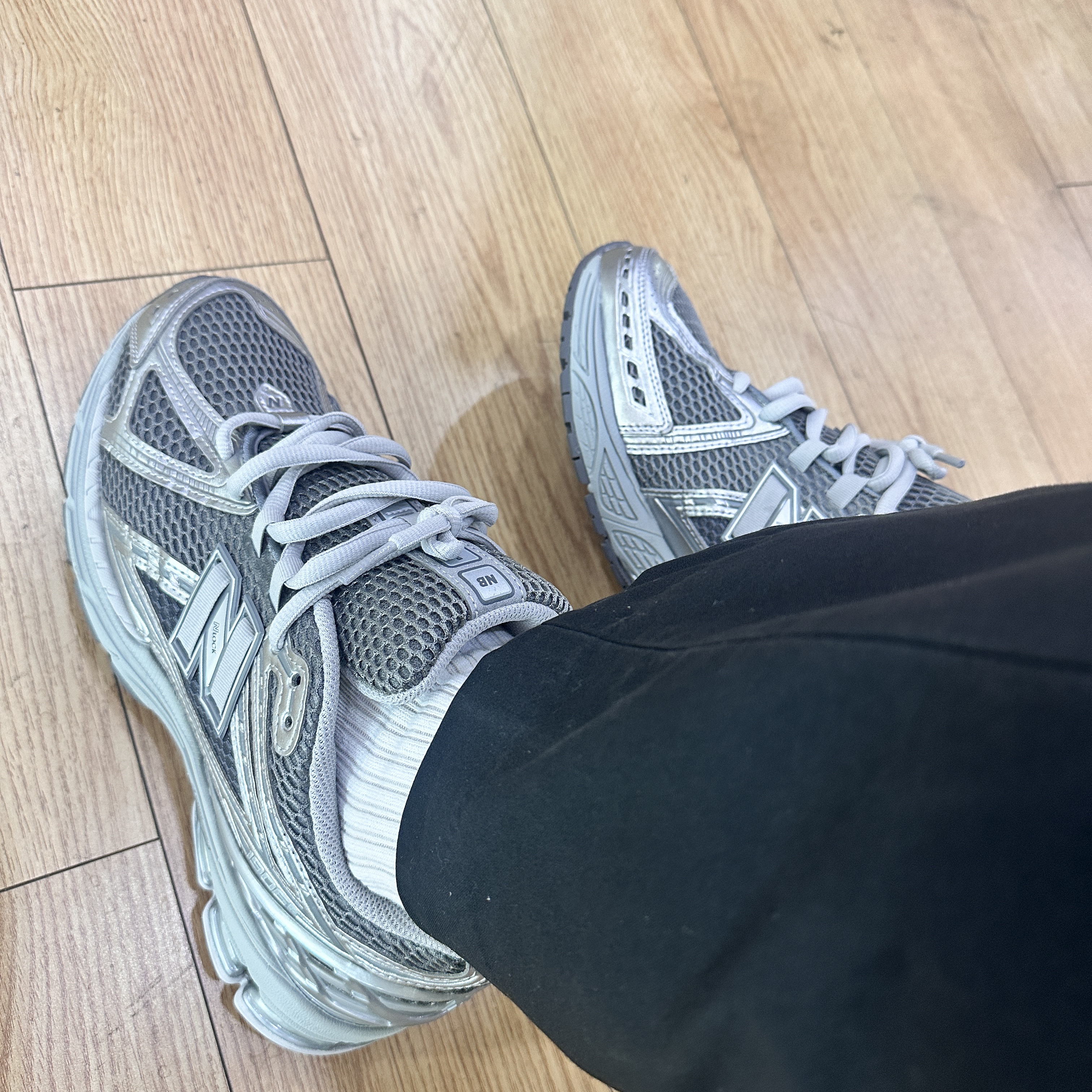 New Balance 1906R Harbor Grey Silver Metalic 착용 스타일 - 3