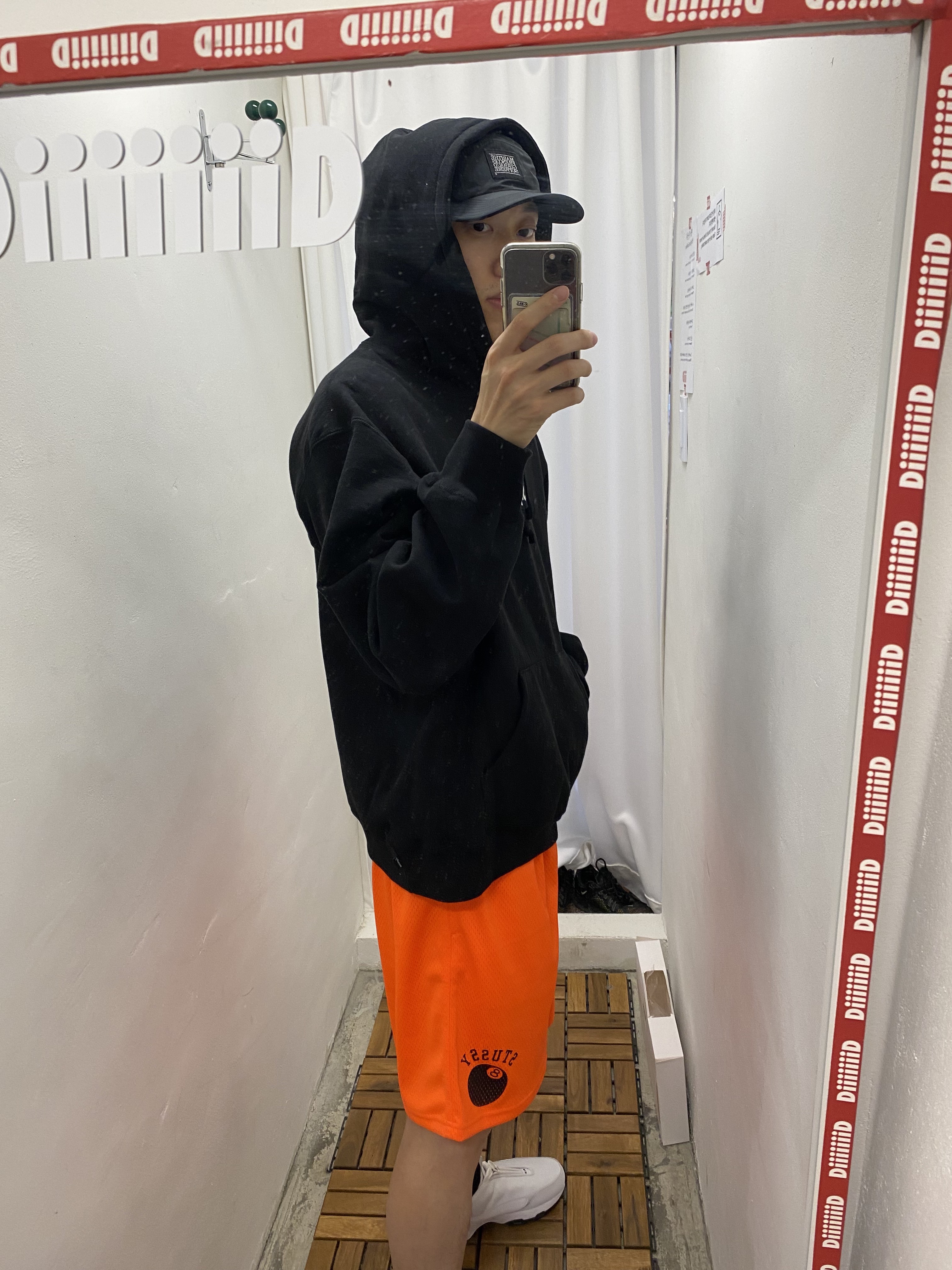 Stussy 8 Ball Mesh Shorts Orange, Supreme Box Logo Hooded Sweatshirt Black - 24FW 착용 스타일 - 4