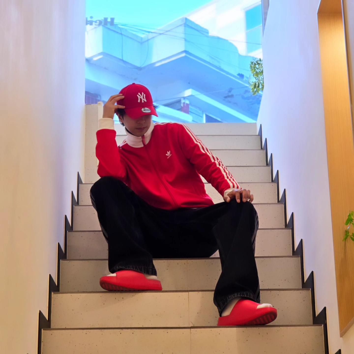 Adidas Adicolor Classic Beckenbauer Track Top Better Scarlet White - US Sizing, Adidas Adicolor Classic Beckenbauer Track Top Better Scarlet White - KR Sizing 착용 스타일 - 3