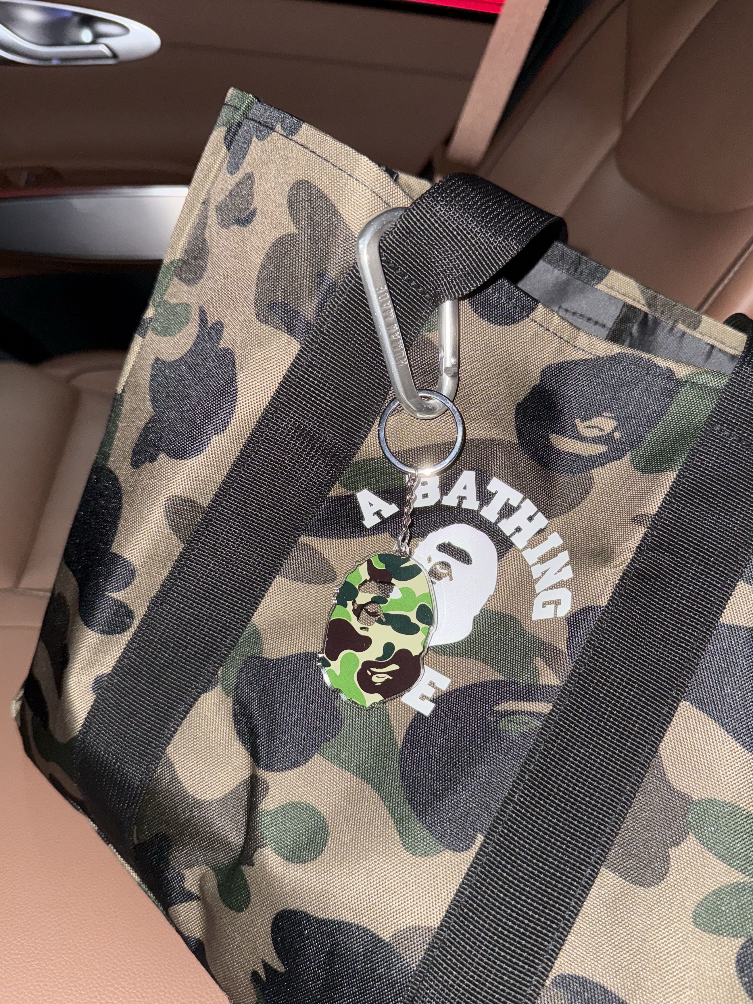 BAPE ABC Camo Ape Head Acrylic Keychain Green, Human Made Carabiner 70mm Silver 착용 스타일