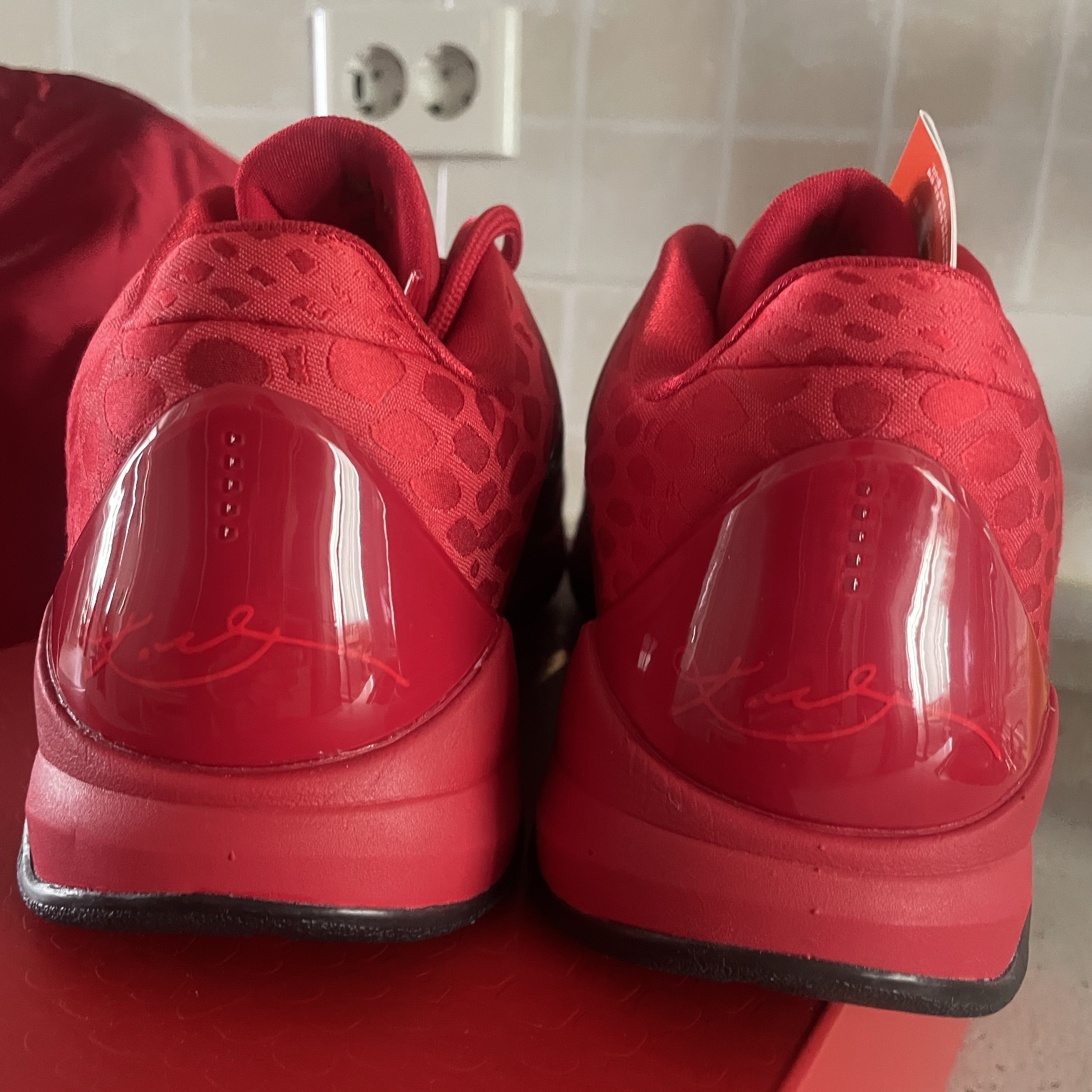 Nike Kobe 5 Protro Year of the Mamba University Red 착용 스타일 - 3