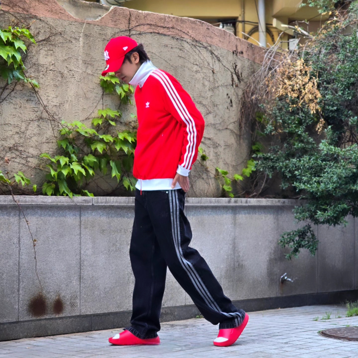 Adidas Adicolor Classic Beckenbauer Track Top Better Scarlet White - US Sizing, Adidas Adicolor Classic Beckenbauer Track Top Better Scarlet White - KR Sizing 착용 스타일 - 3