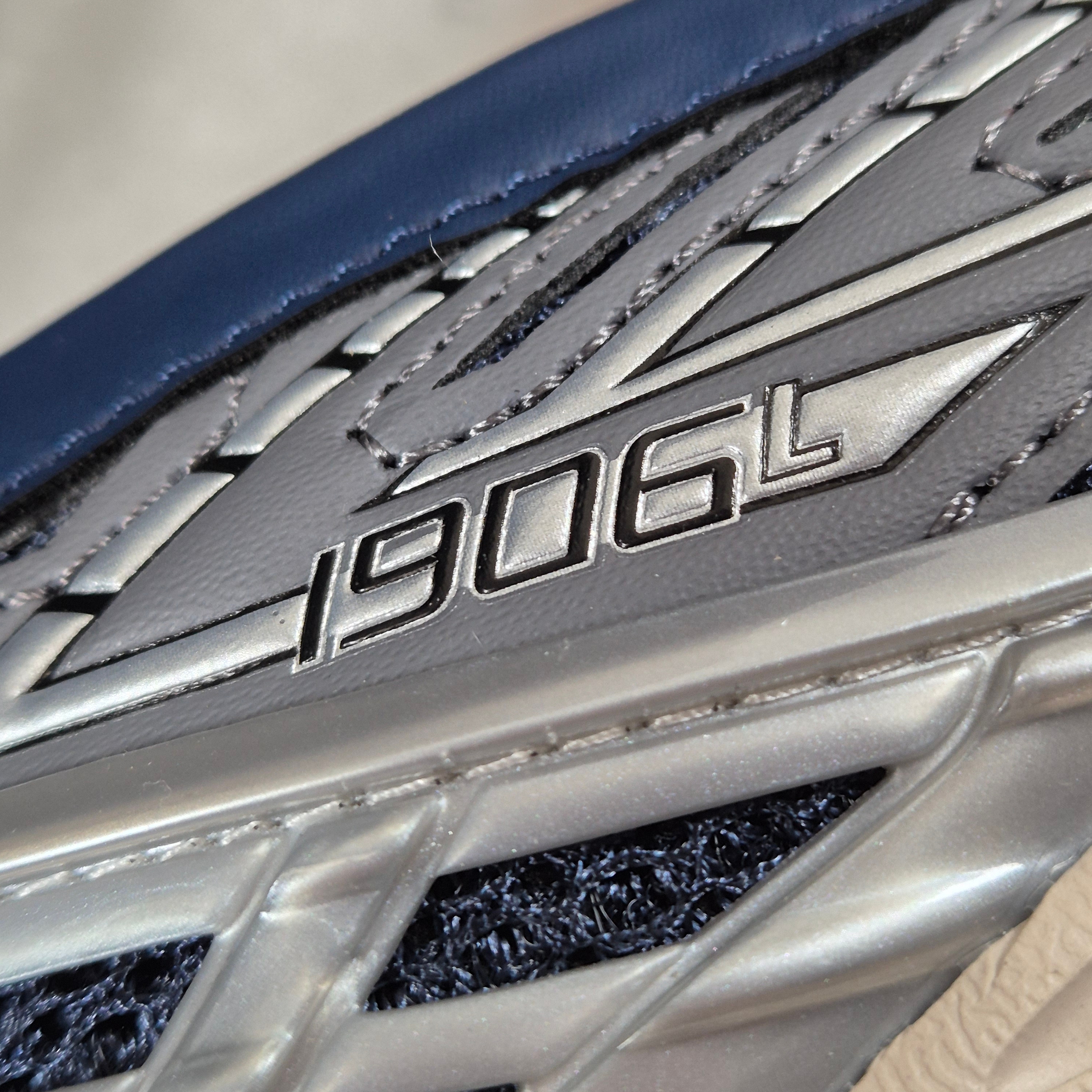 New Balance 1906L Silver Metallic Navy 착용 스타일 - 2
