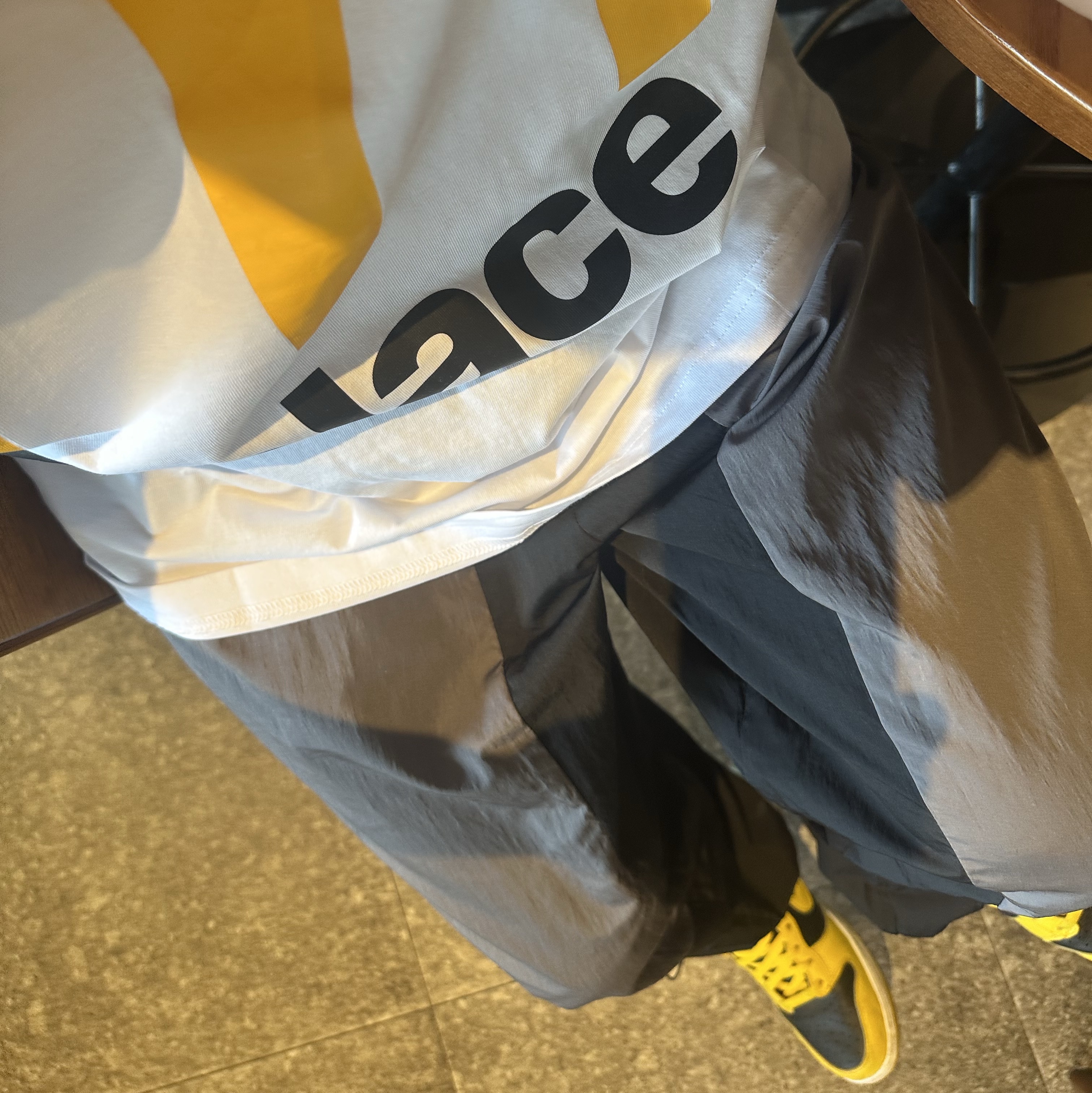 Palace x McDonald's Logo T-Shirt White - 23FW 착용 스타일