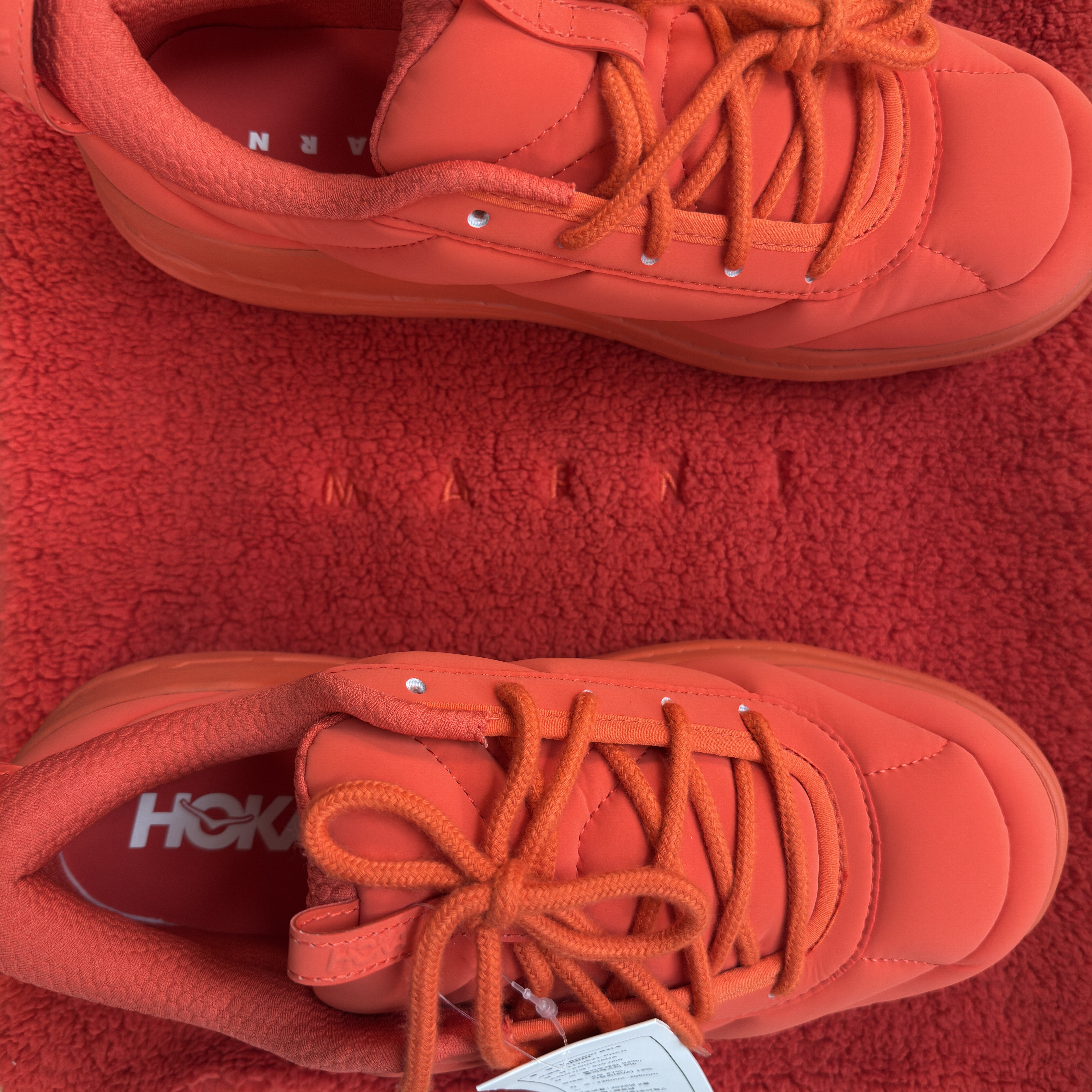 Hoka x Marni Bondi B3LS Poinciana 착용 스타일 - 2