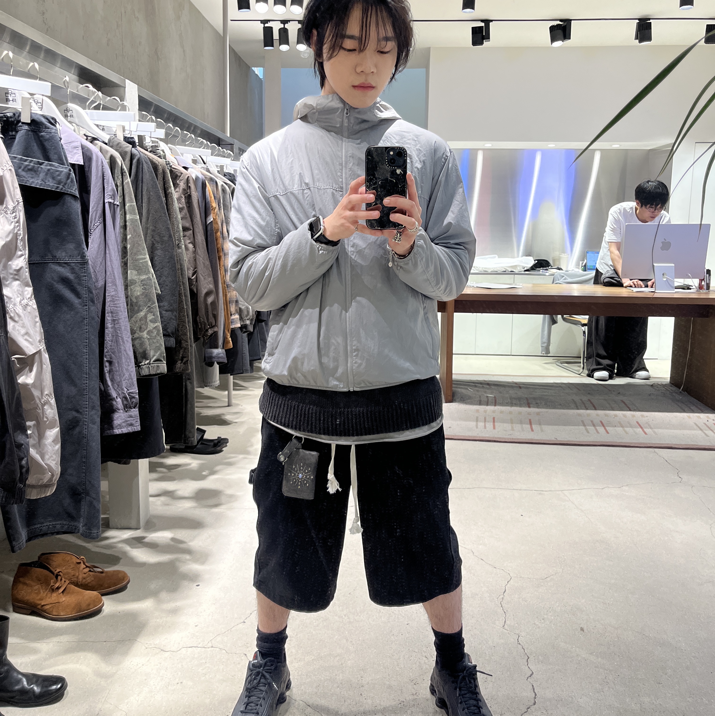 (W) Nike Shox R4 Black, [프리오더] Polyteru Rivet Card Wallet Black 착용 스타일 - 4