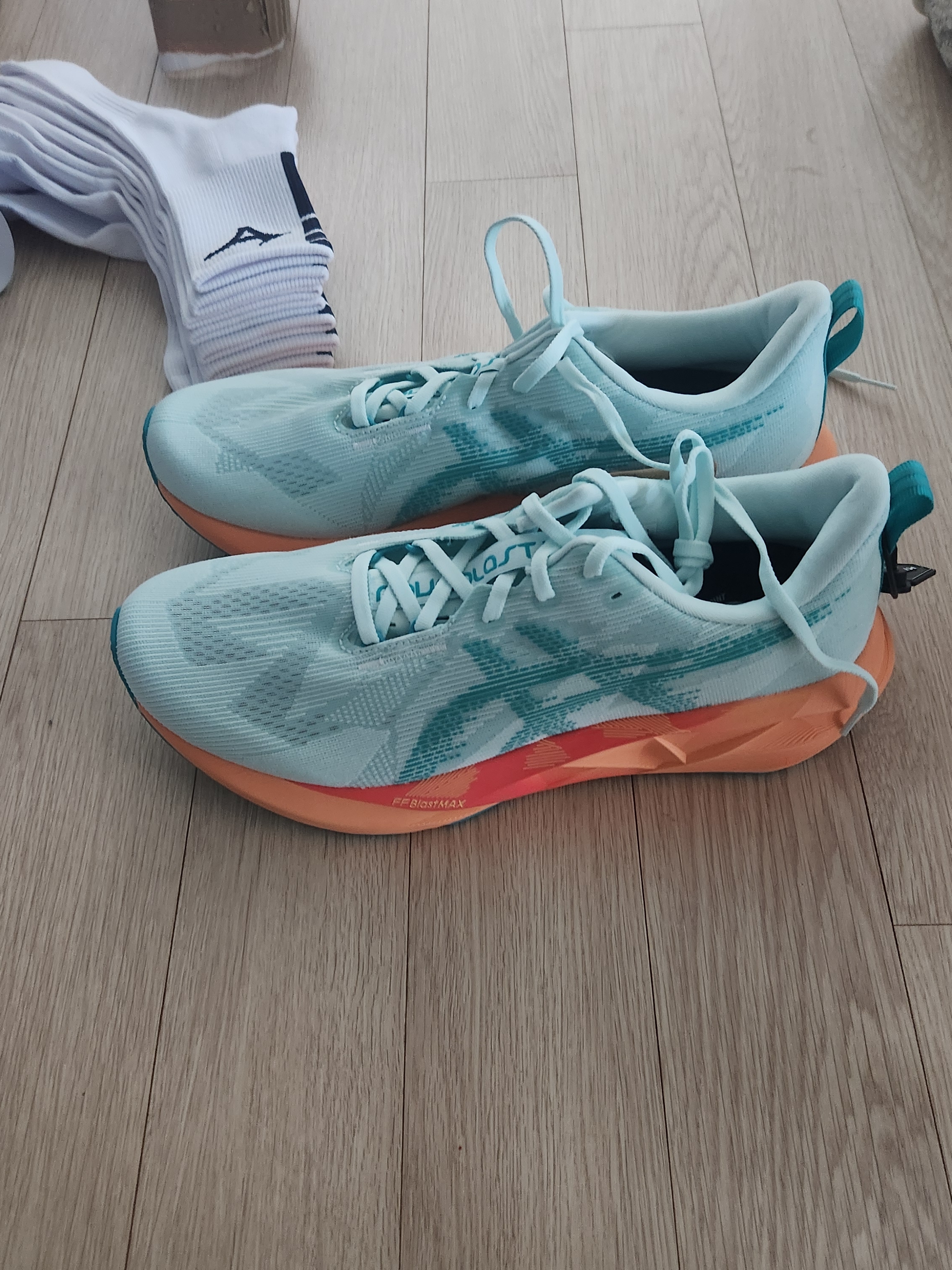 Asics Novablast 5 Soothing Sea Wave Teal 착용 스타일