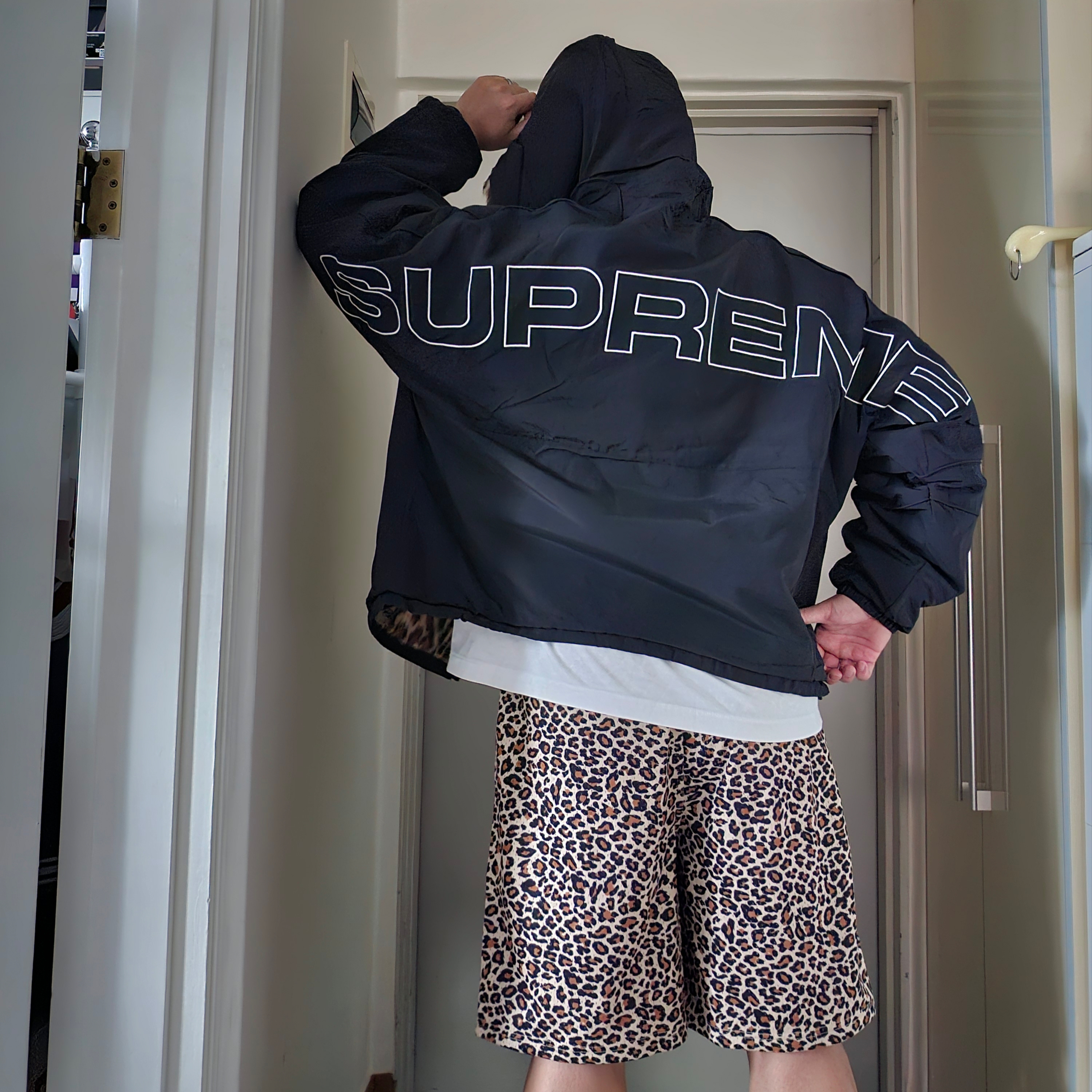 Supreme Faux Fur Reversible Hooded Track Jacket Black - 25SS, Stussy Basic Mesh Shorts Leopard 착용 스타일 - 5