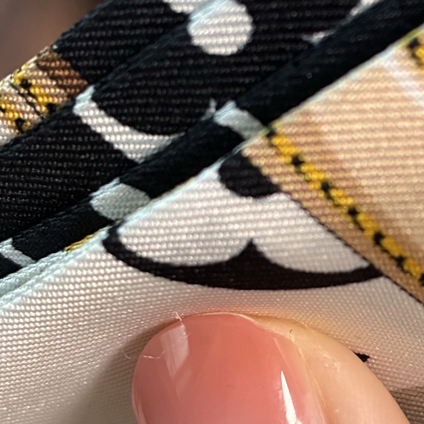 (W) Louis Vuitton Monogram Confidential Bandeau Black 착용 스타일 - 2