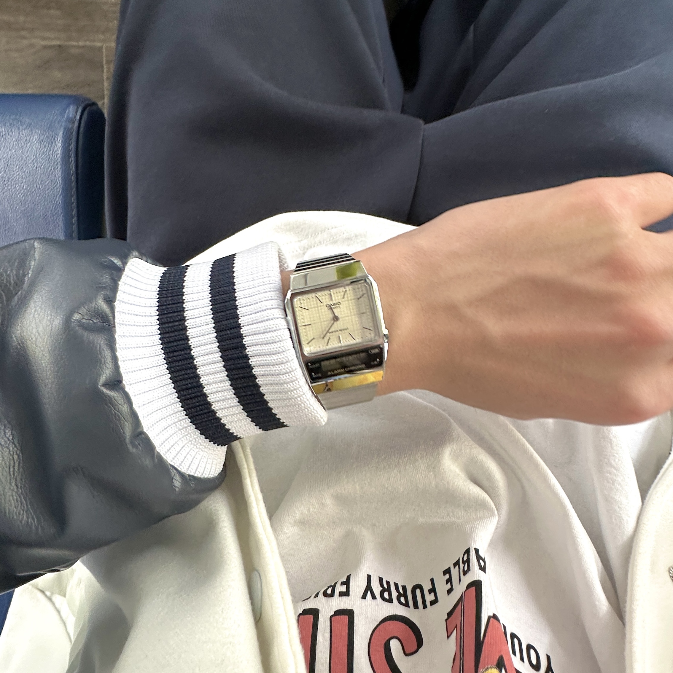 Casio AQ-800E-7ADF 착용 스타일