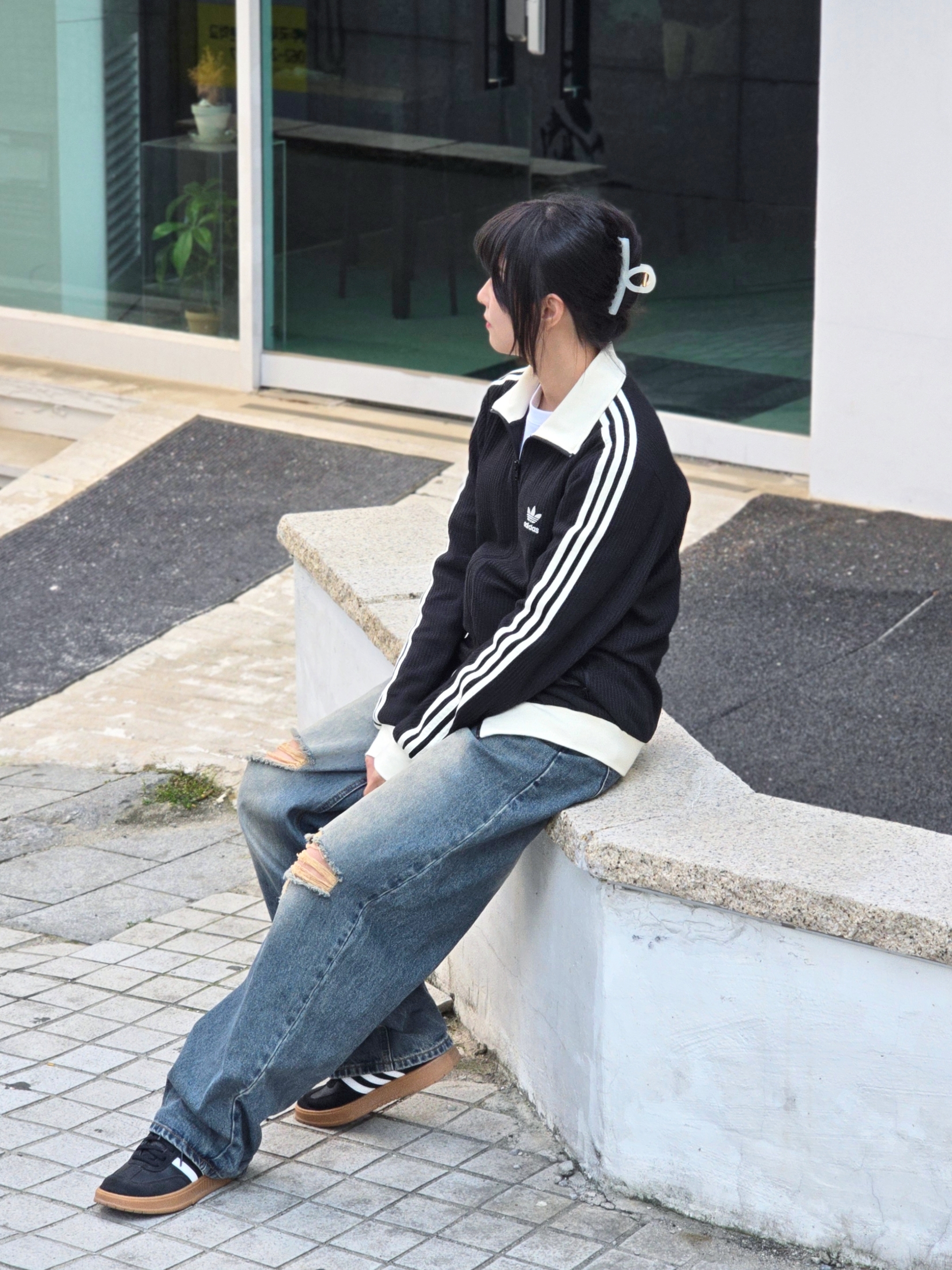 Adidas Waffle Beckenbauer Track Top Black - KR Sizing, Adidas Gradas Core Black 착용 스타일 - 1