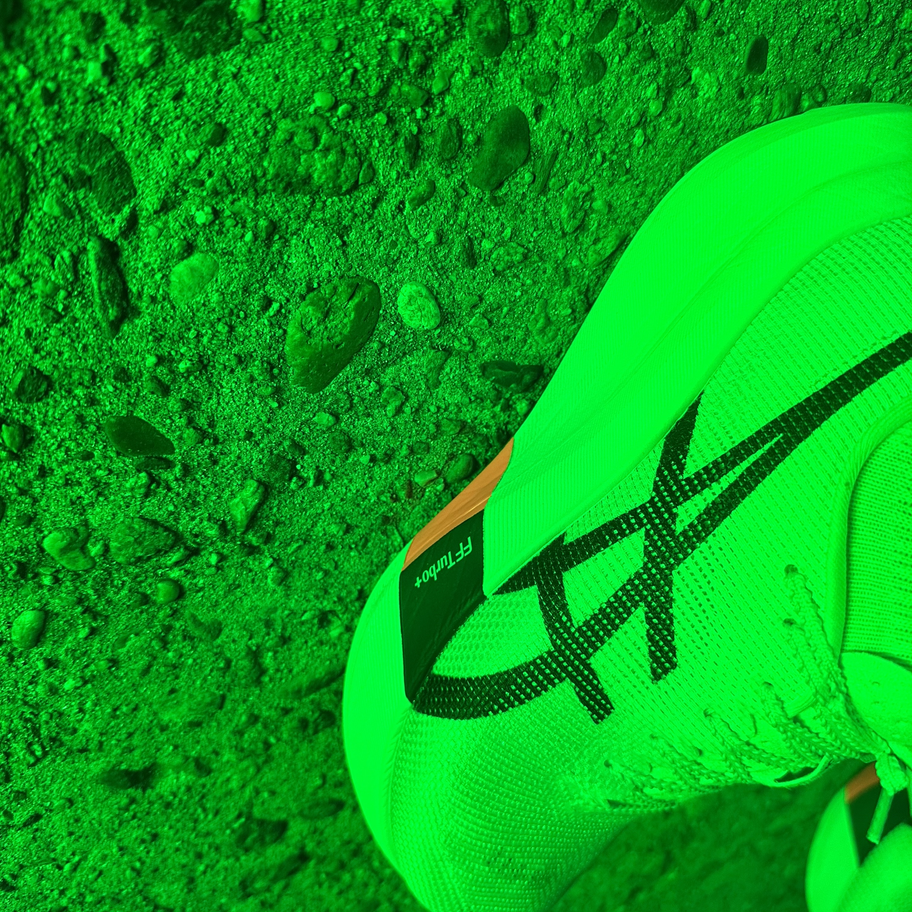 Asics Metaspeed Edge Paris Illuminate Mint Black 착용 스타일