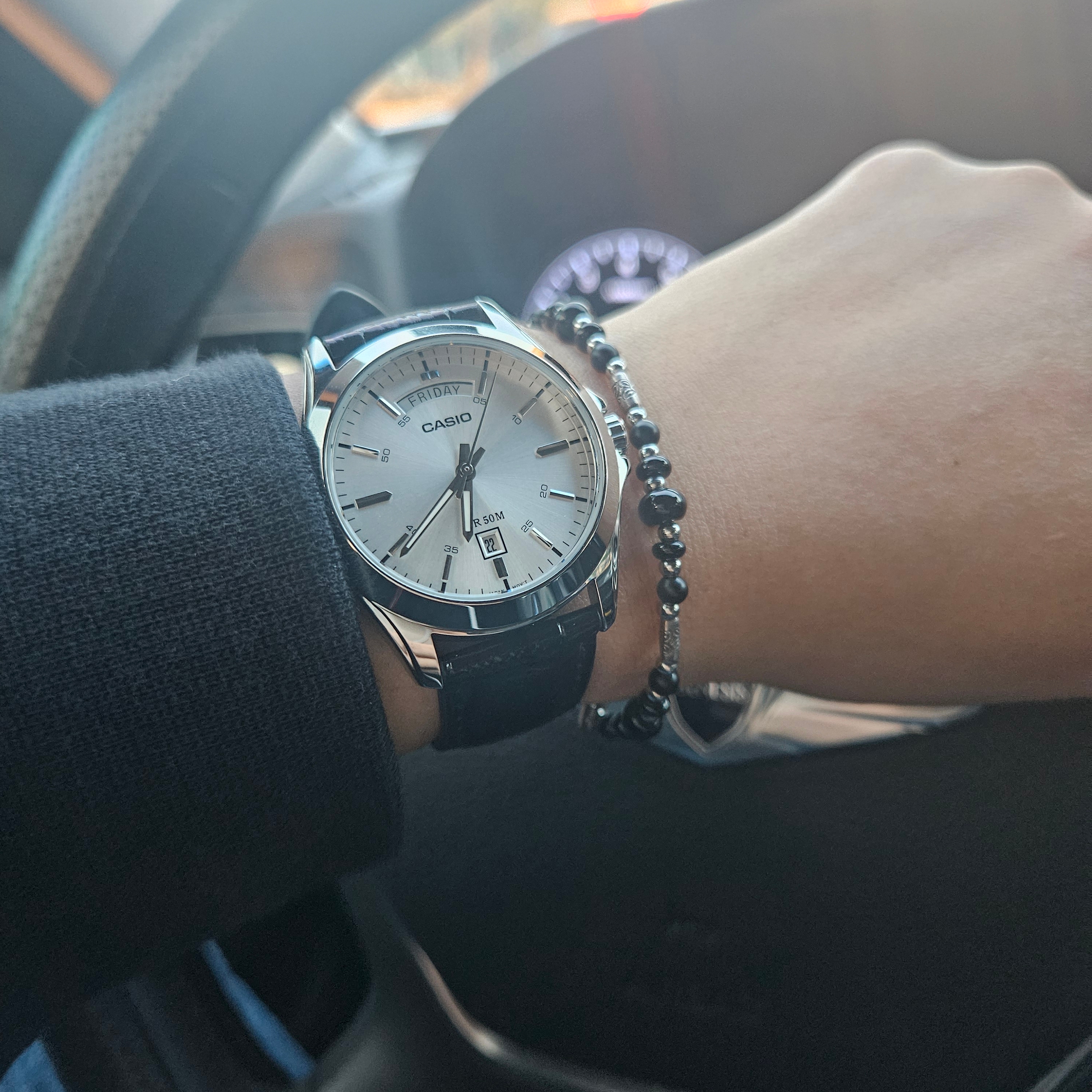 Casio MTP-1370L-7AVDF 착용 스타일