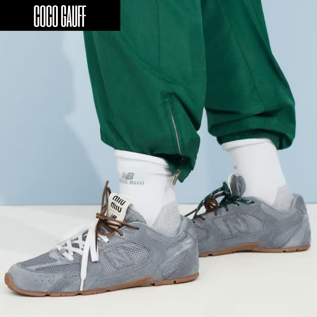 (W) New Balance x Miu Miu 530 Suede Mesh Sneakers Ecru, (W) New Balance x Miu Miu 530 Suede Mesh Sneakers White 착용 스타일 - 4
