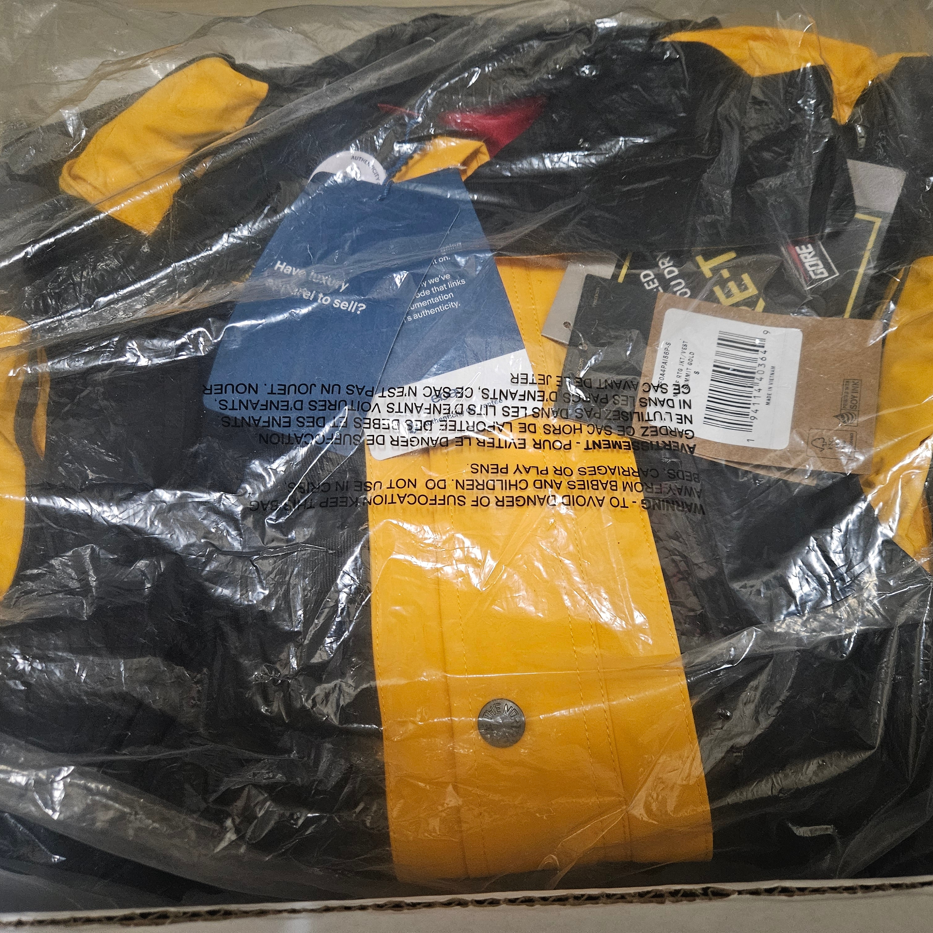 Supreme x The North Face RTG Jacket + Vest Gold - 20SS 착용 스타일 - 2