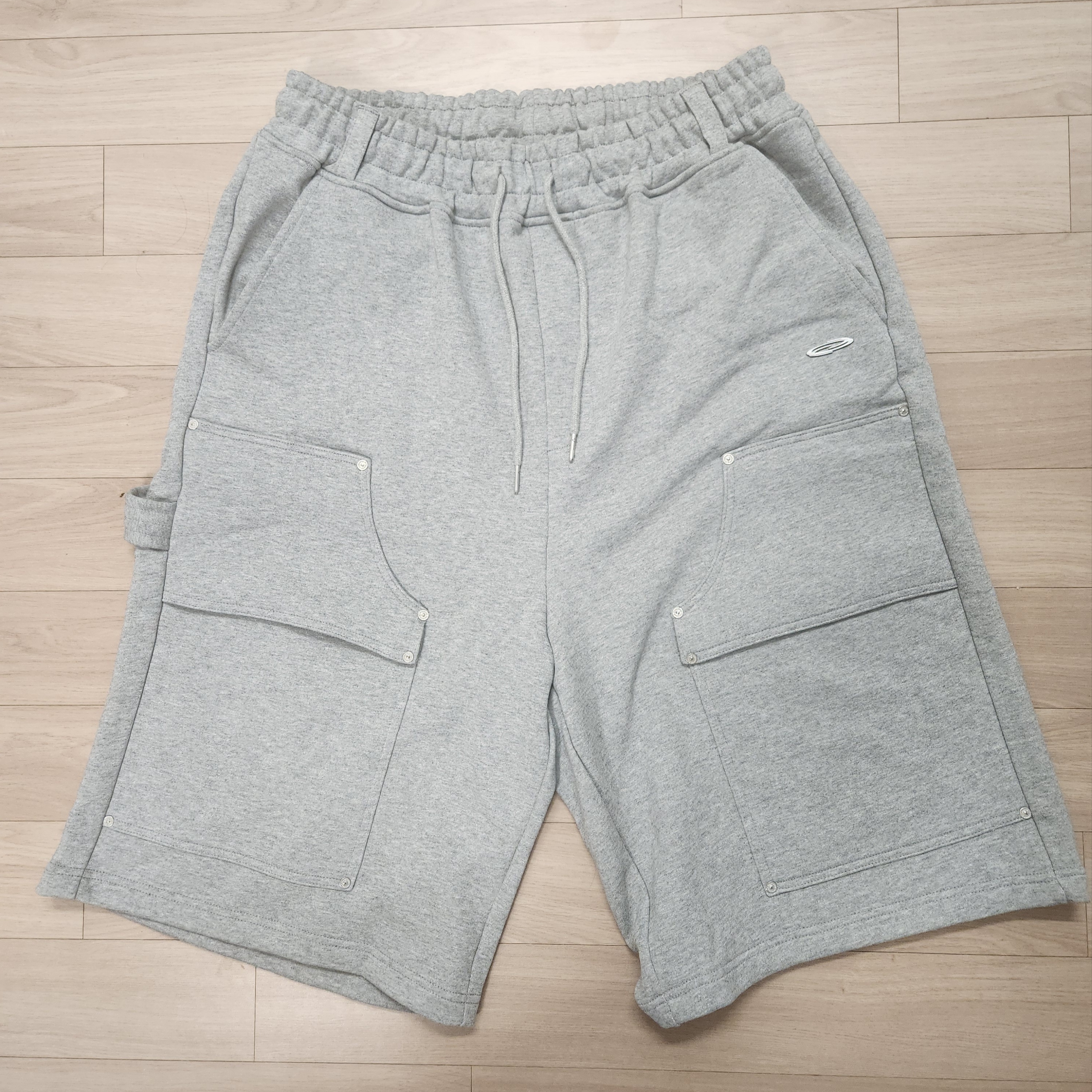 Opening Project Double Knee Bermuda Sweatpant Melange Gray 착용 스타일 - 1