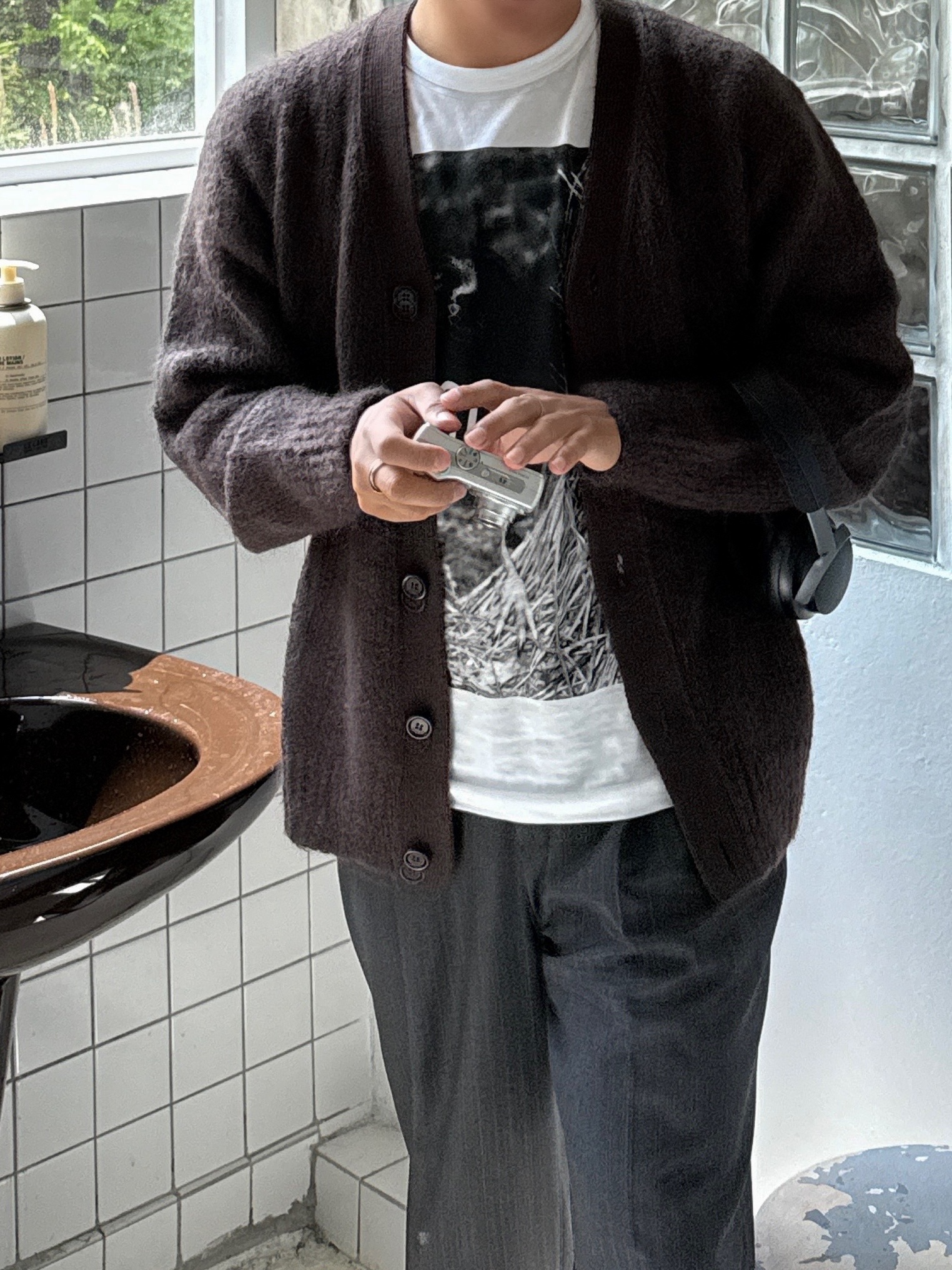 On Running x Post Archive Faction (Paf) Cloudventure Peak Ice Moon, Amomento Grandpa Cardigan Brown - 24FW 착용 스타일 - 2