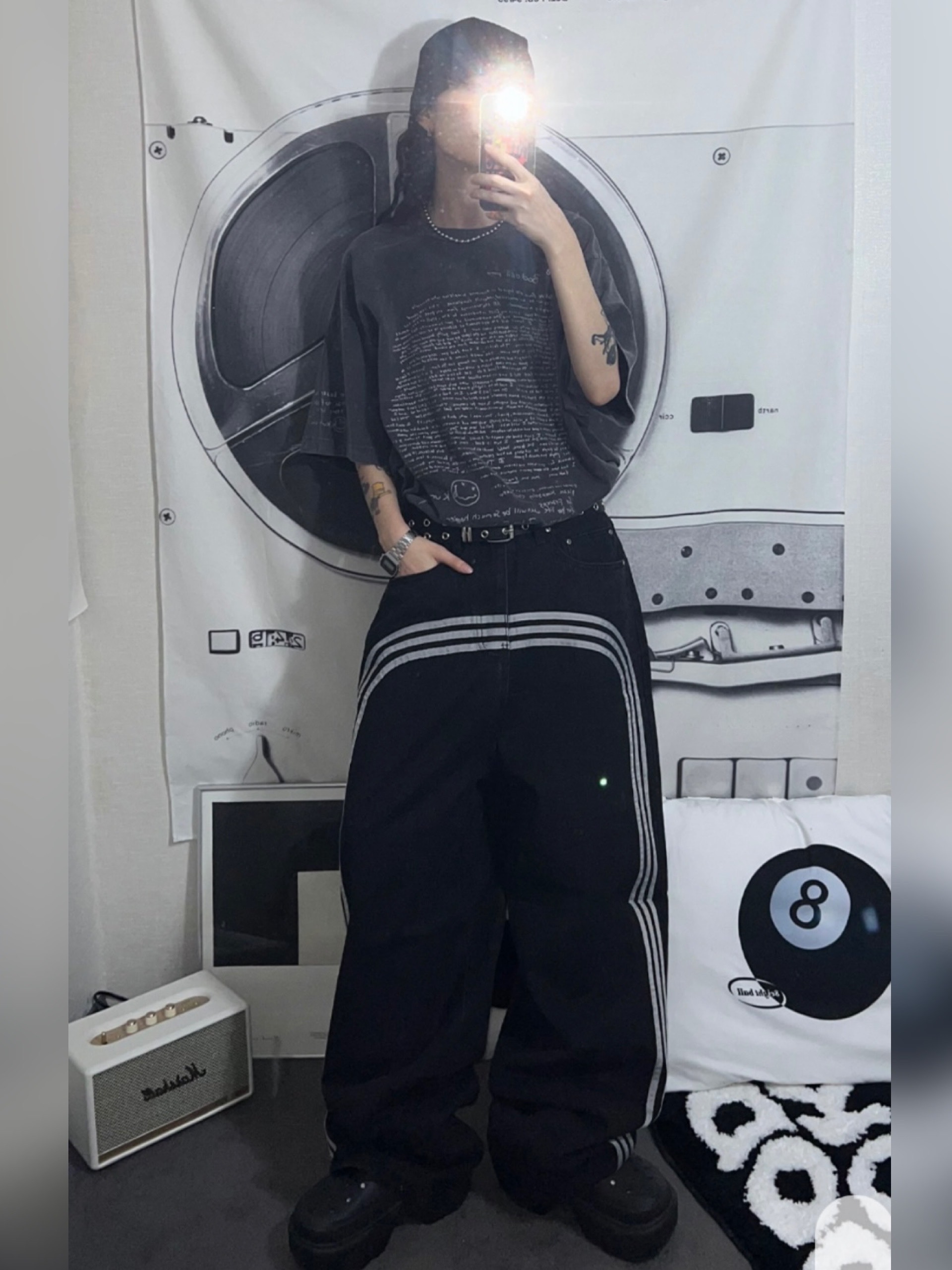 Crocs Stomp Clog Black, Casio A-158WA-1 착용 스타일 - 1