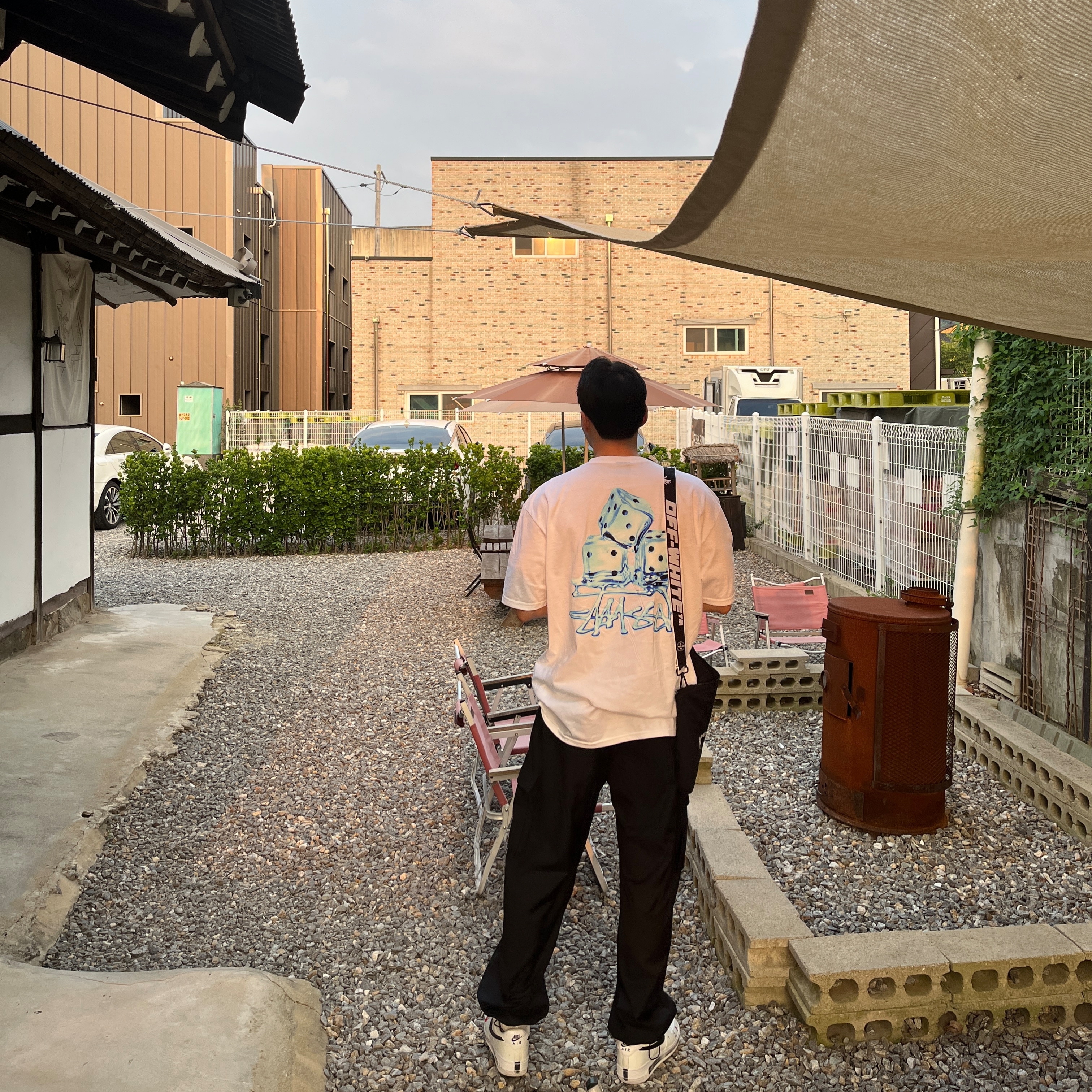 Nike x Peaceminusone Air Force 1 Low Para-Noise 2.0, Stussy Melted T-Shirt White 착용 스타일 - 4