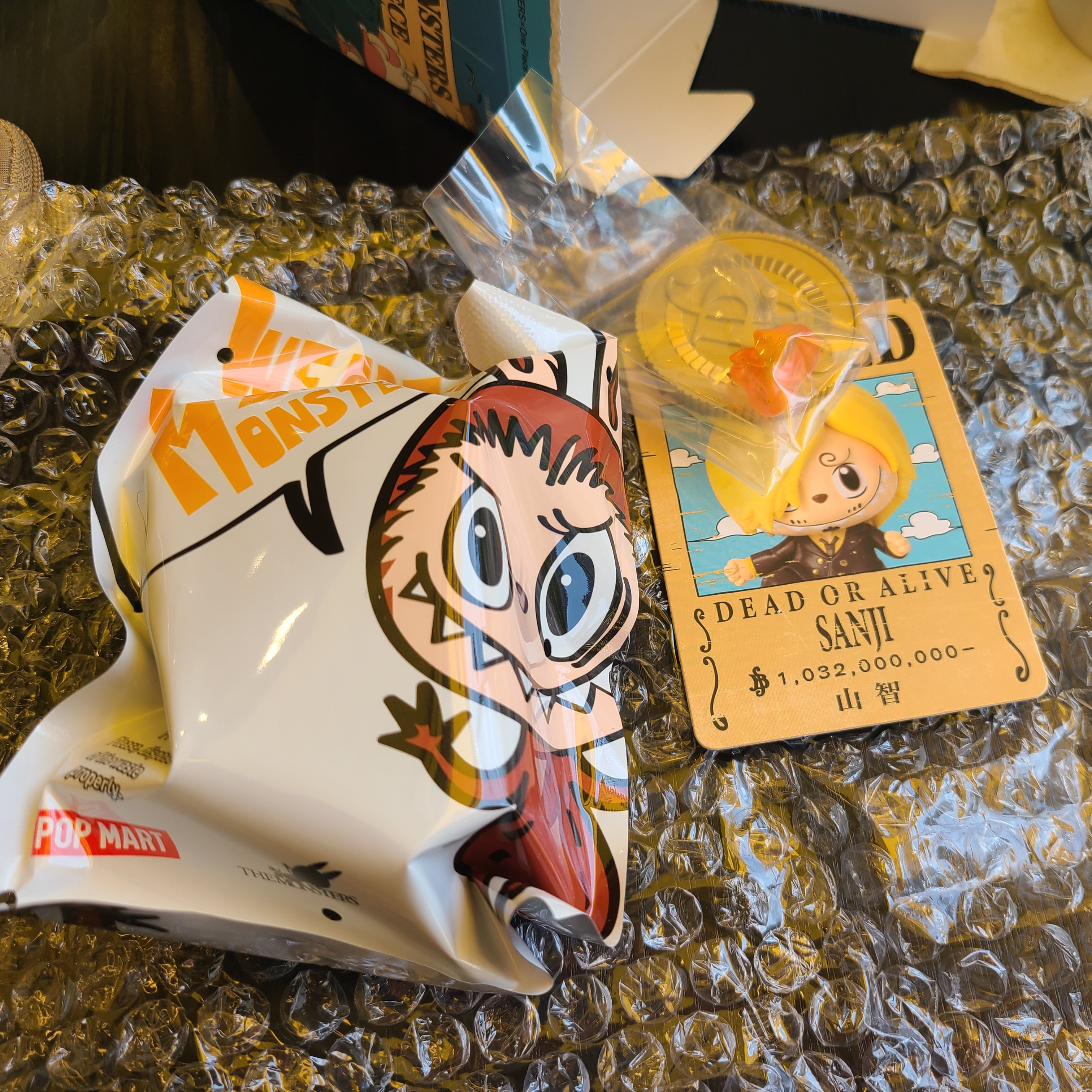Pop Mart Labubu The Monsters x One Piece Series Figures Sealed Case (12 Blind Boxes), Pop Mart Labubu The Monsters x One Piece Series Figures Sanji (Opened Case) 착용 스타일 - 2