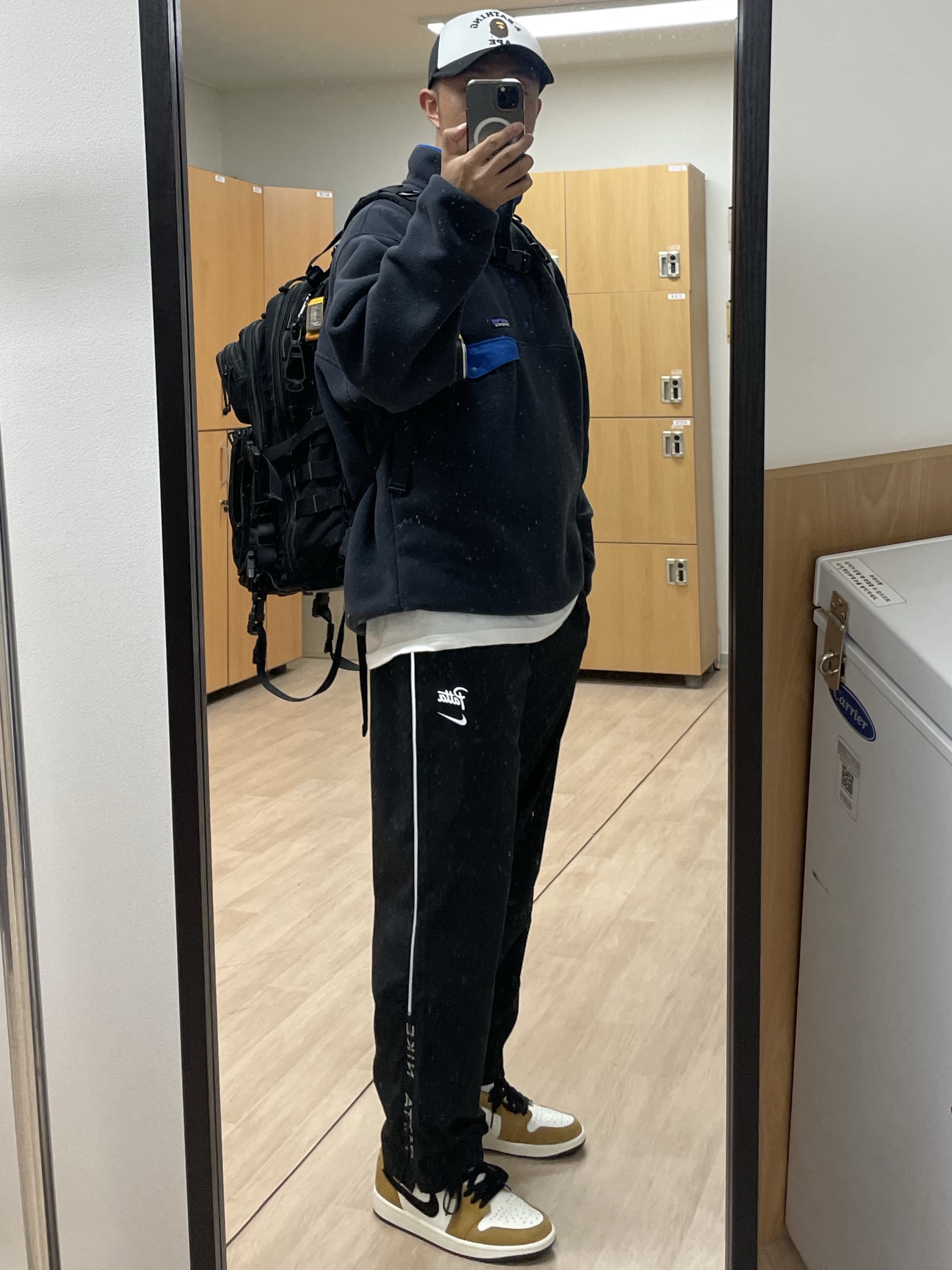BAPE College Mesh Cap Black, Patagonia Synchilla Snap-T Fleece Pullover Pitch Blue 착용 스타일