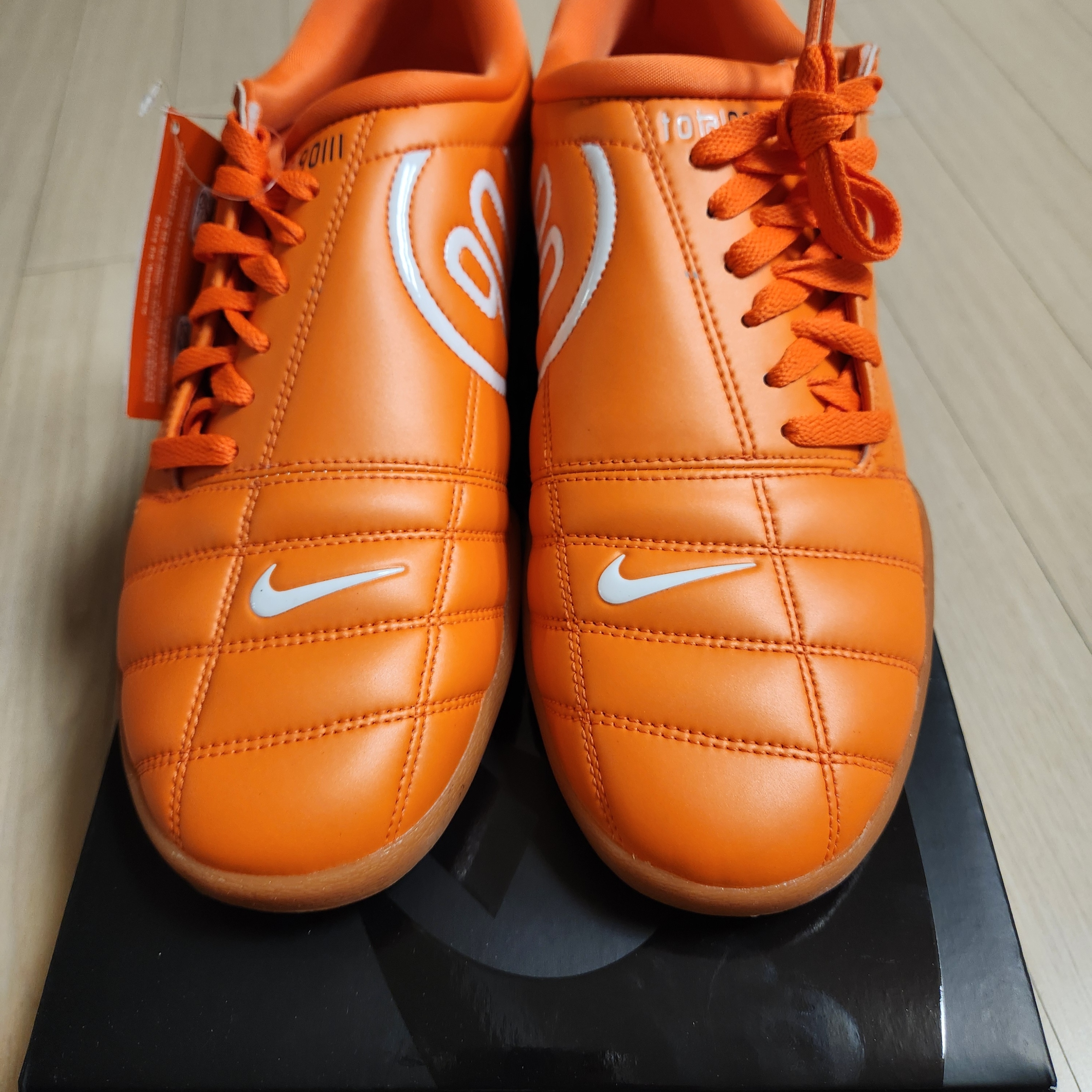 Nike Total 90 III SP Safety Orange 착용 스타일 - 3