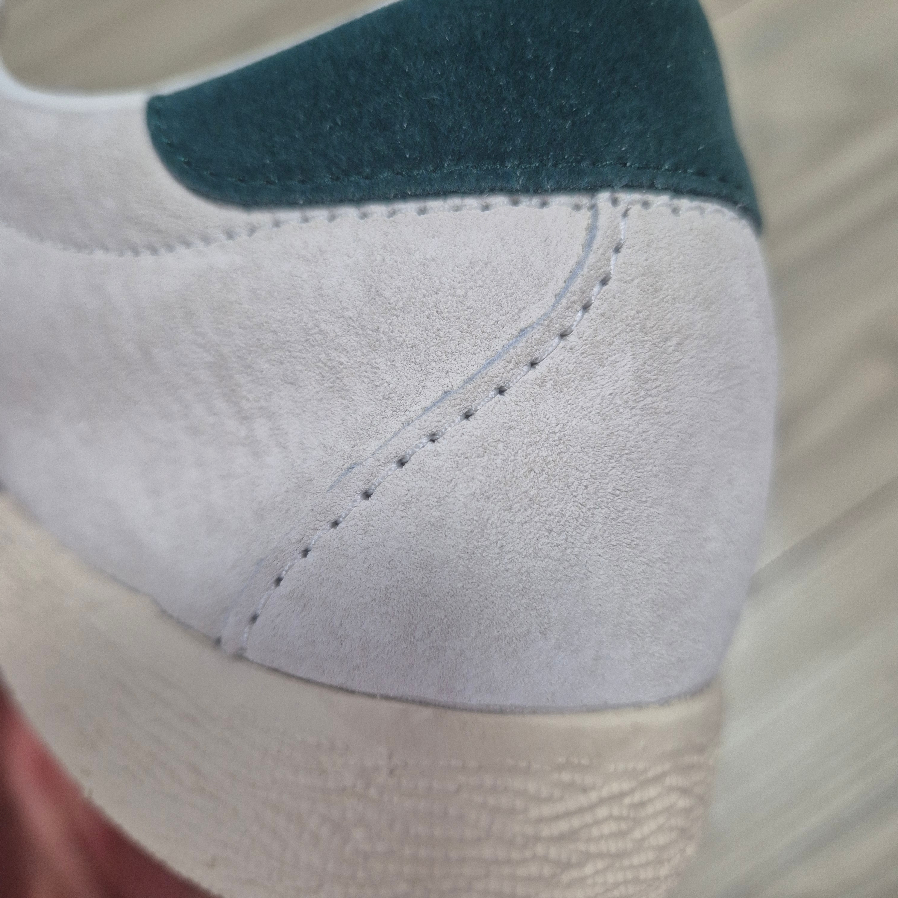 Adidas Tobacco Off White Collegiate Green 착용 스타일 - 6