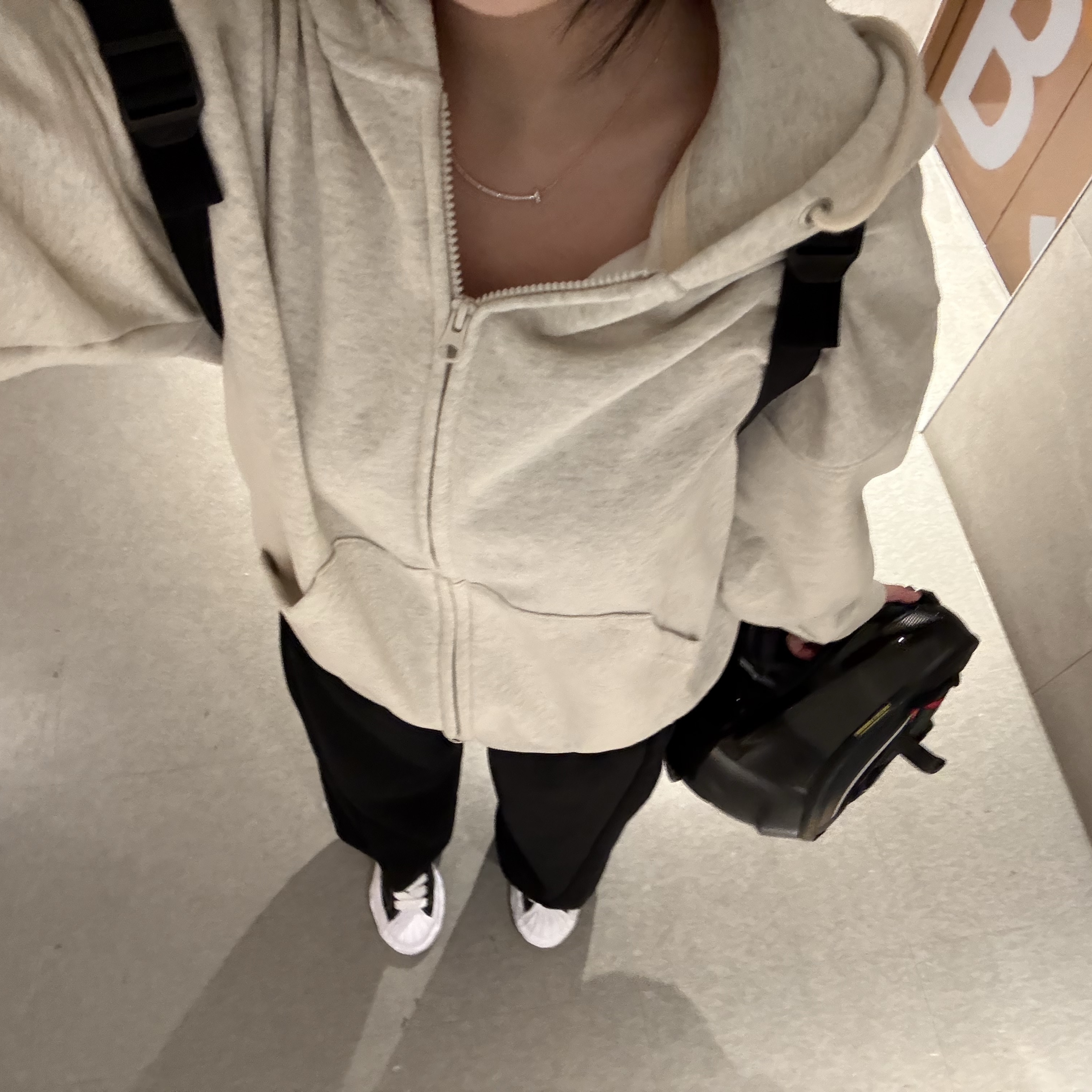 Maison Mihara Yasuhiro Blakey OG Sole Canvas Low-top Sneakers Black White, Tiffany & Co. Tiffany T Smile Pendant Small Rose Gold 착용 스타일