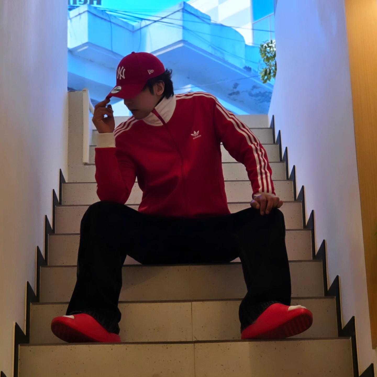 Adidas Adicolor Classic Beckenbauer Track Top Better Scarlet White - US Sizing, Adidas Adicolor Classic Beckenbauer Track Top Better Scarlet White - KR Sizing 착용 스타일 - 6