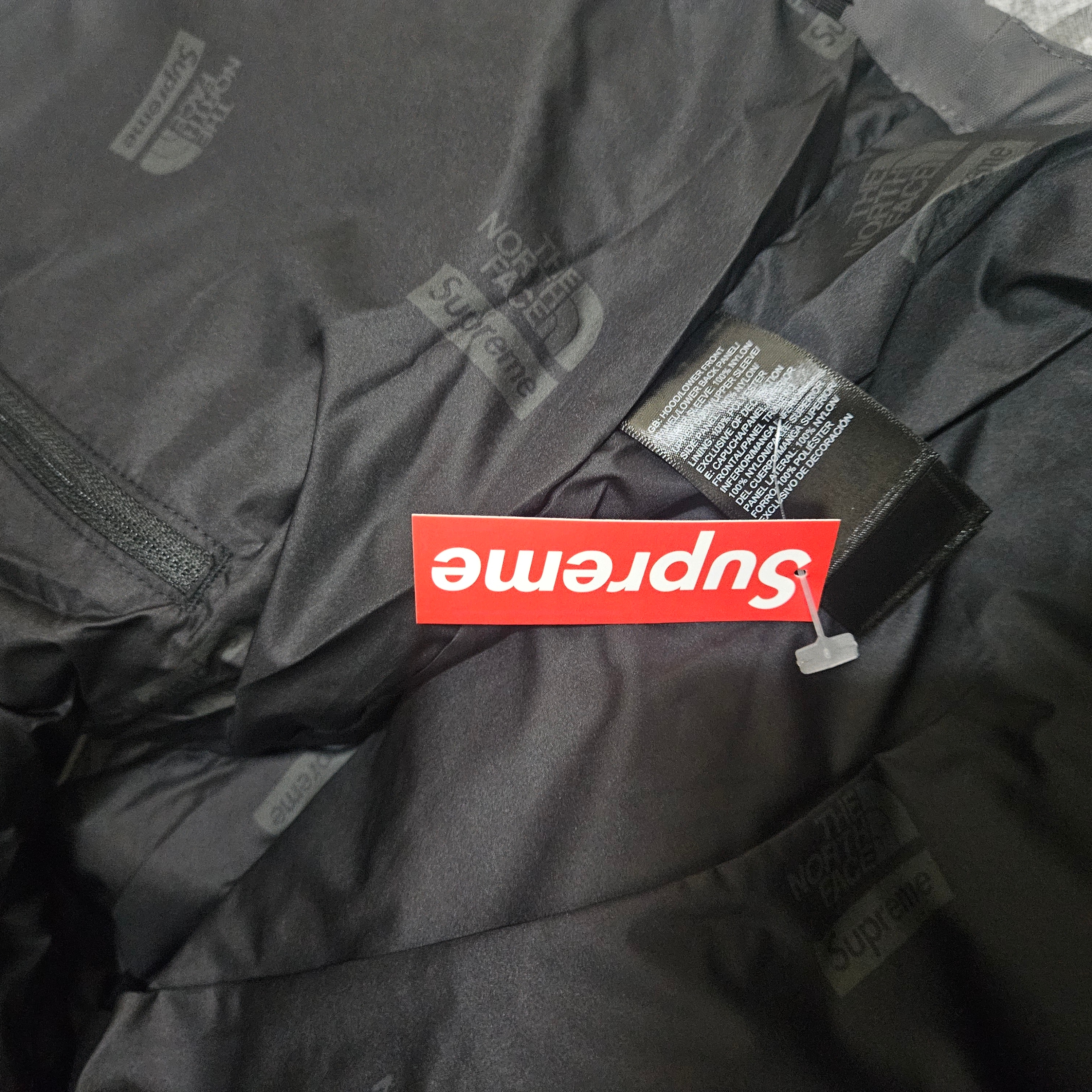 Supreme x The North Face RTG Jacket + Vest Gold - 20SS 착용 스타일 - 4