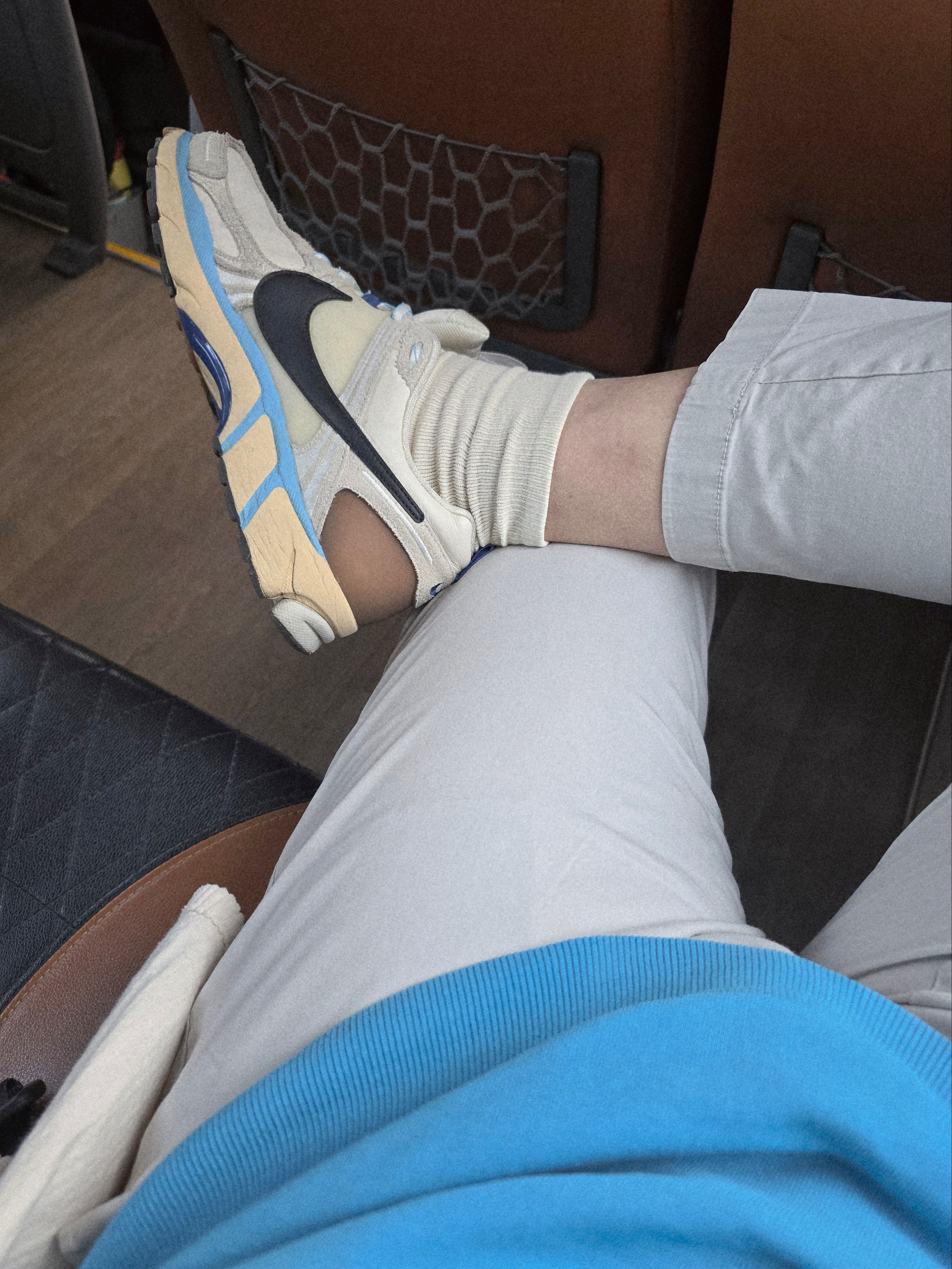 (W) Nike Zoom Vomero 5 PRM Designed by Japan 착용 스타일