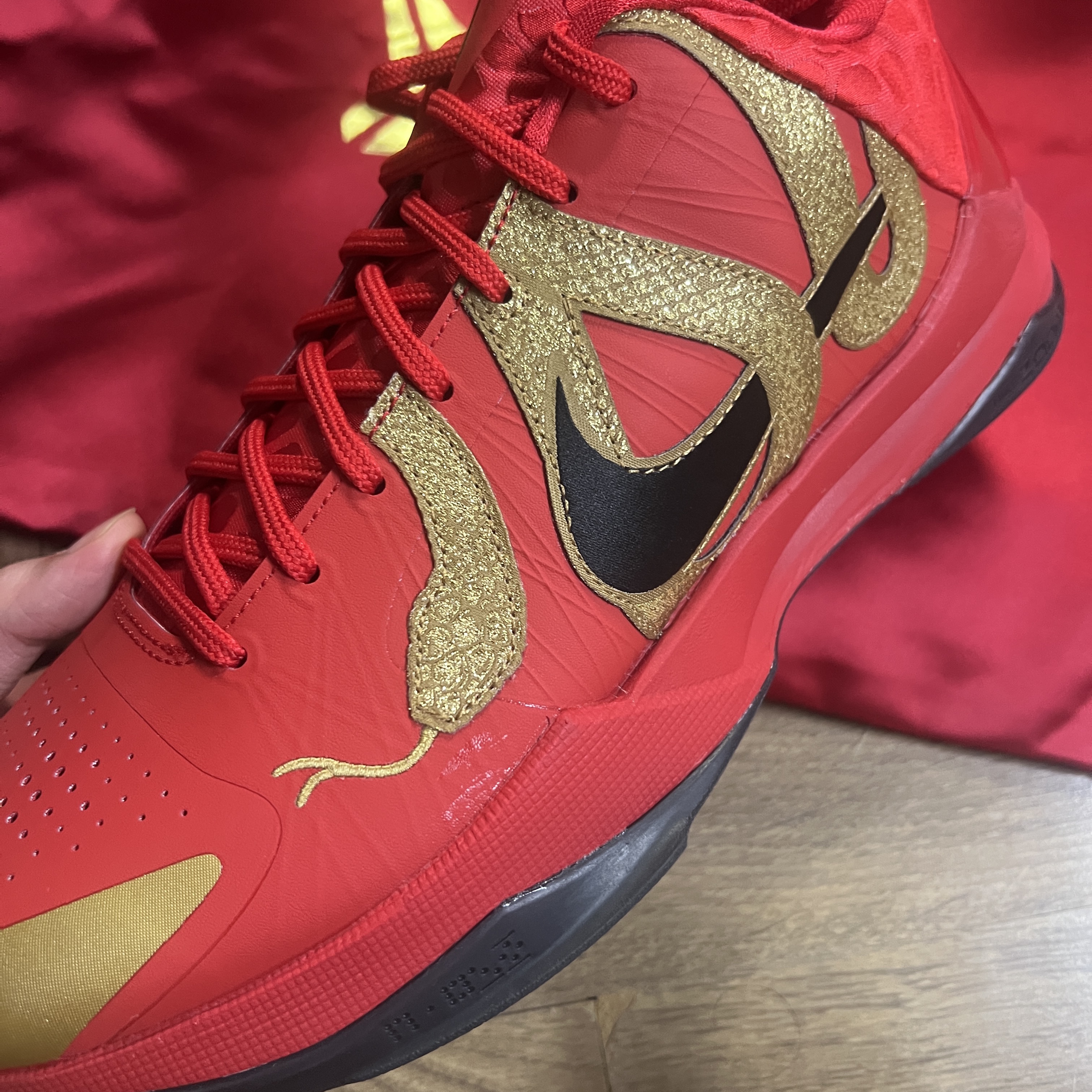 Nike Kobe 5 Protro Year of the Mamba University Red 착용 스타일 - 1