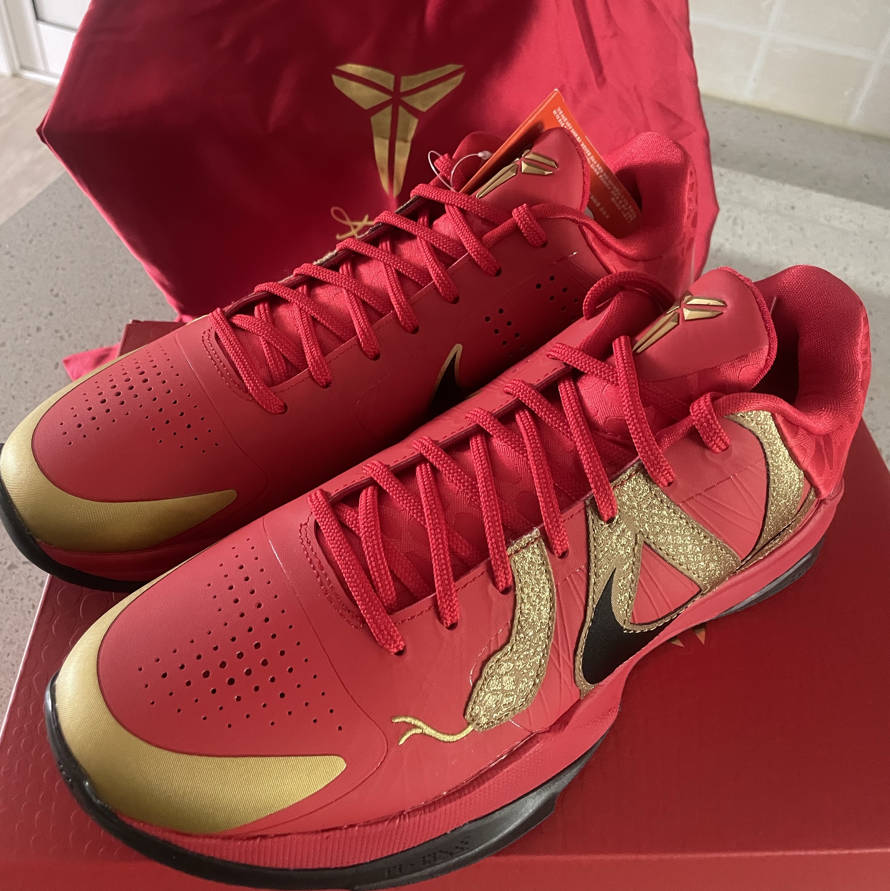Nike Kobe 5 Protro Year of the Mamba University Red 착용 스타일 - 1
