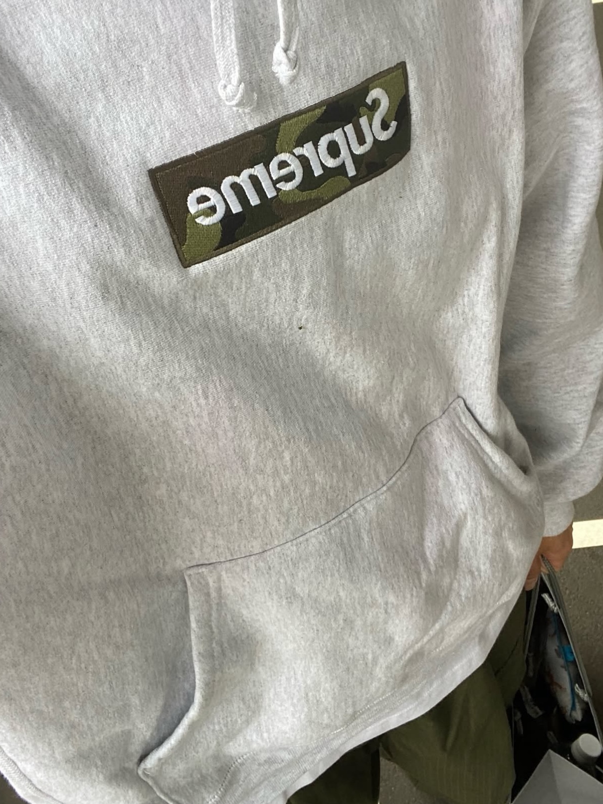Supreme Box Logo Hooded Sweatshirt Ash Grey - 23FW 착용 스타일 - 2